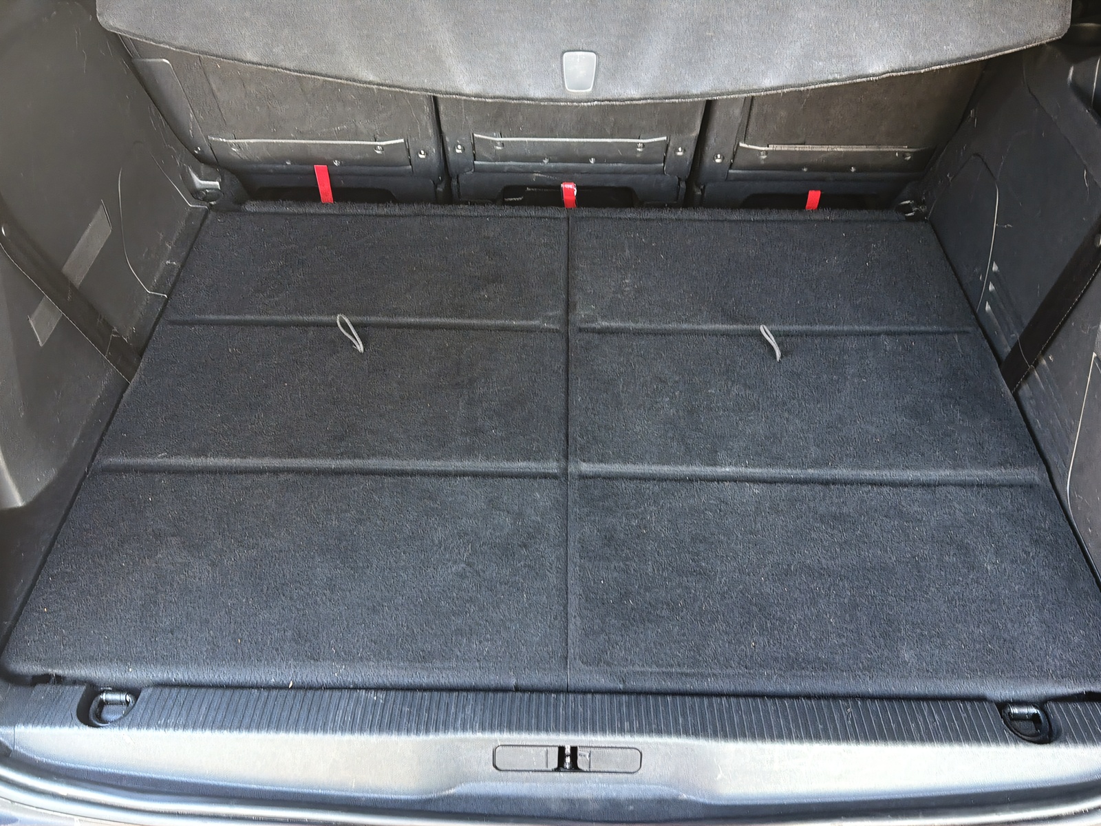 PEUGEOT 5008 1.2 Pure Tech Allure Pack EAT8-image-18