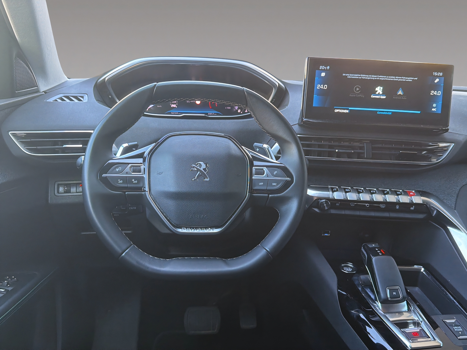 PEUGEOT 5008 1.2 Pure Tech Allure Pack EAT8-image-8