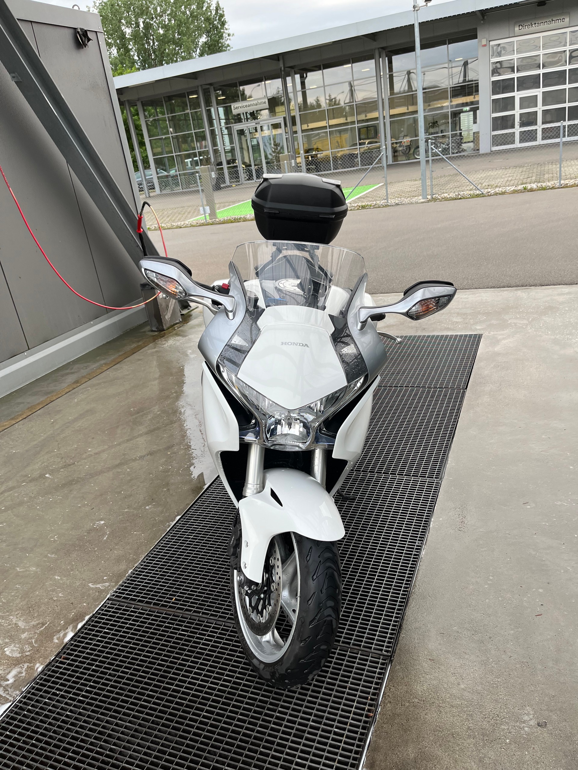 HONDA VFR 1200 FA-image-1
