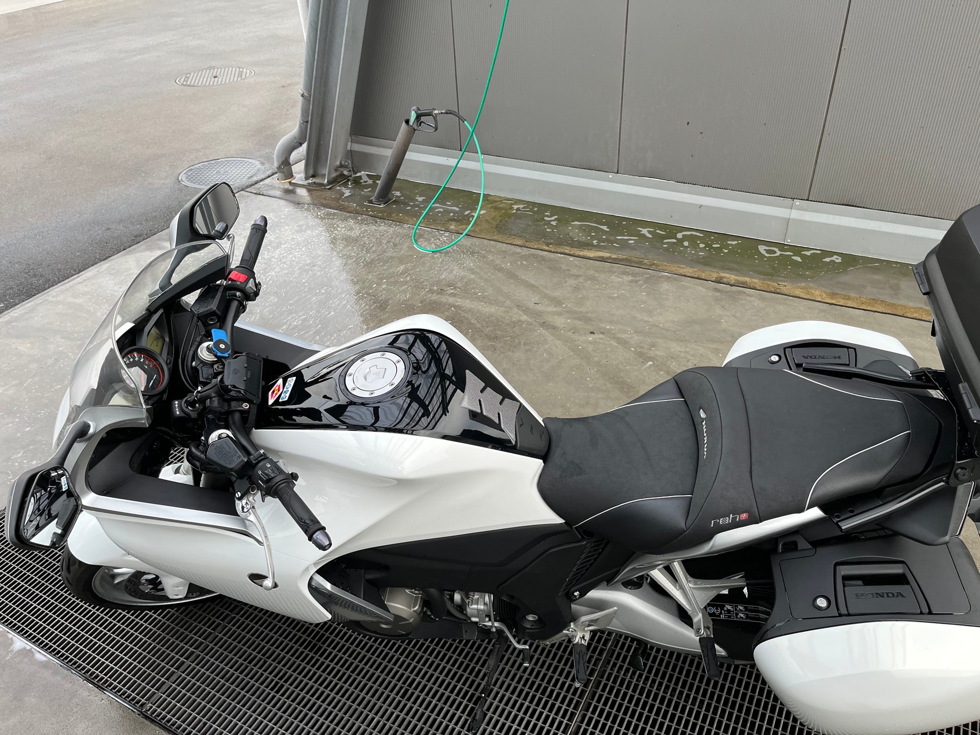 HONDA VFR 1200 FA-image-4