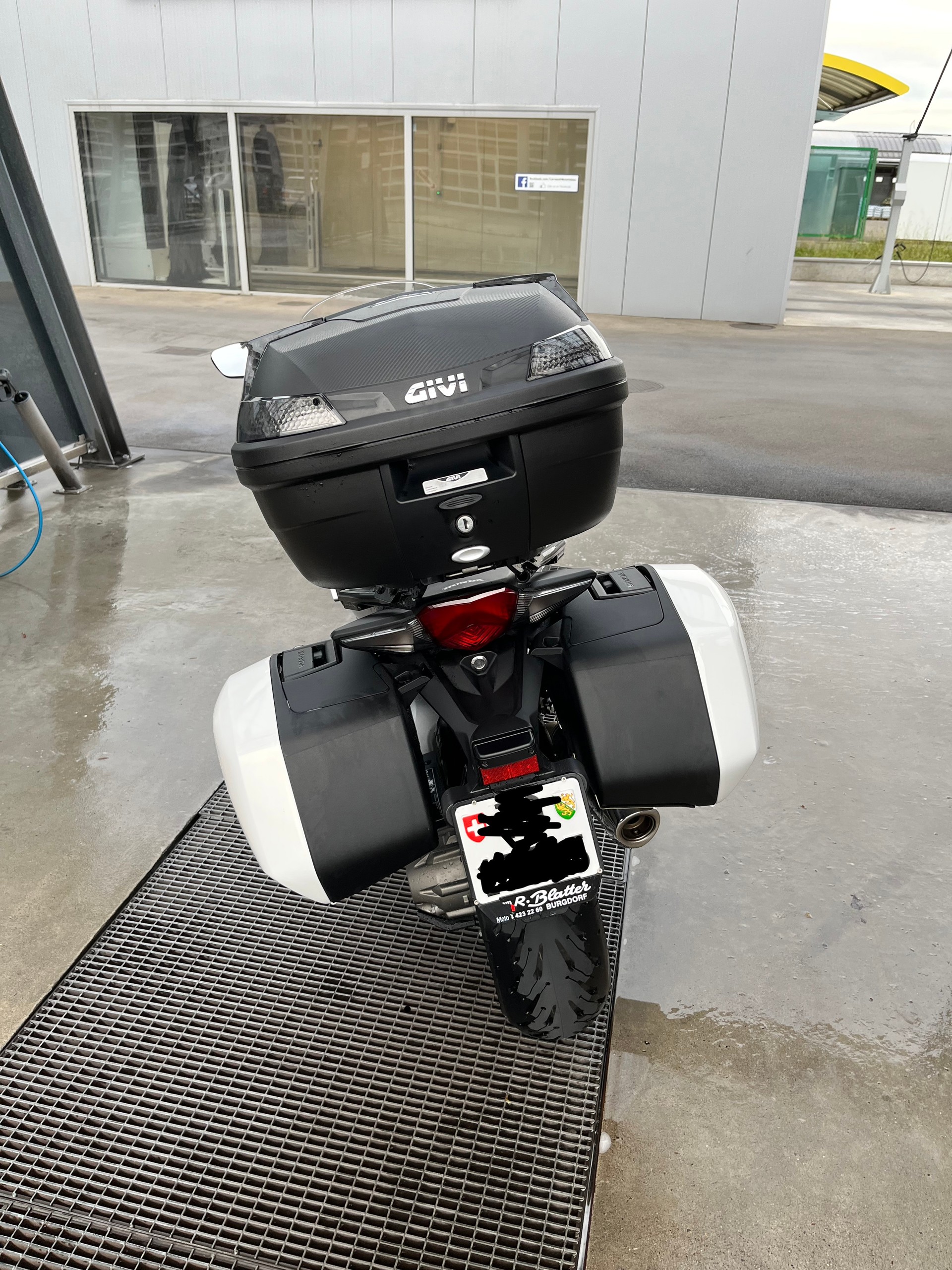 HONDA VFR 1200 FA-image-9