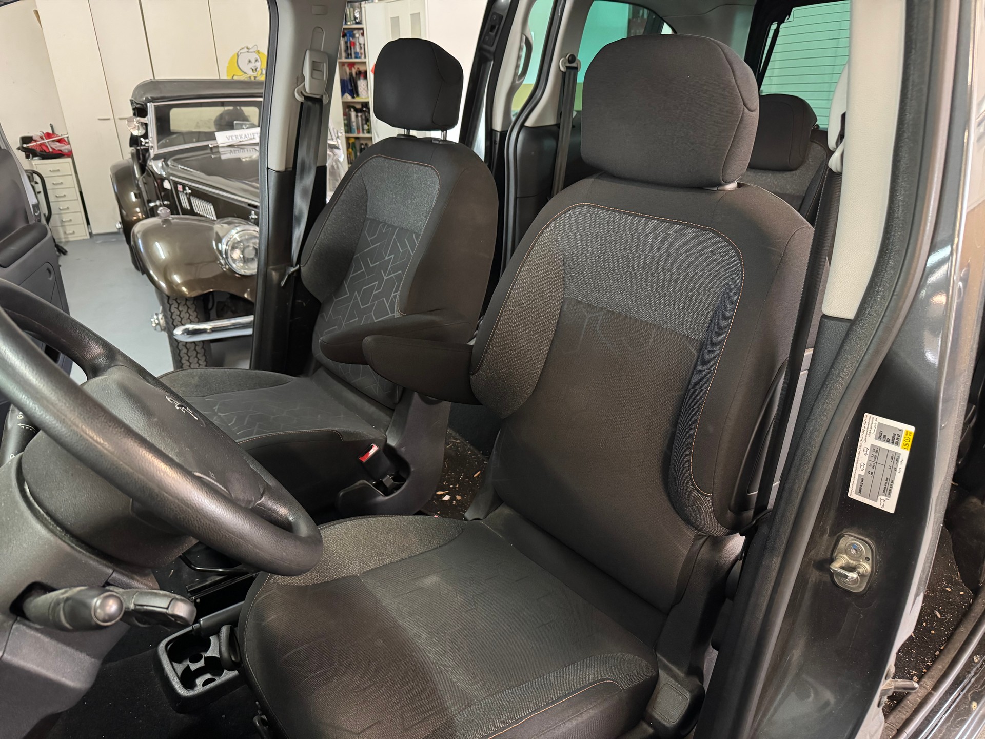 PEUGEOT Partner 1.2 PureTech Active-image-10