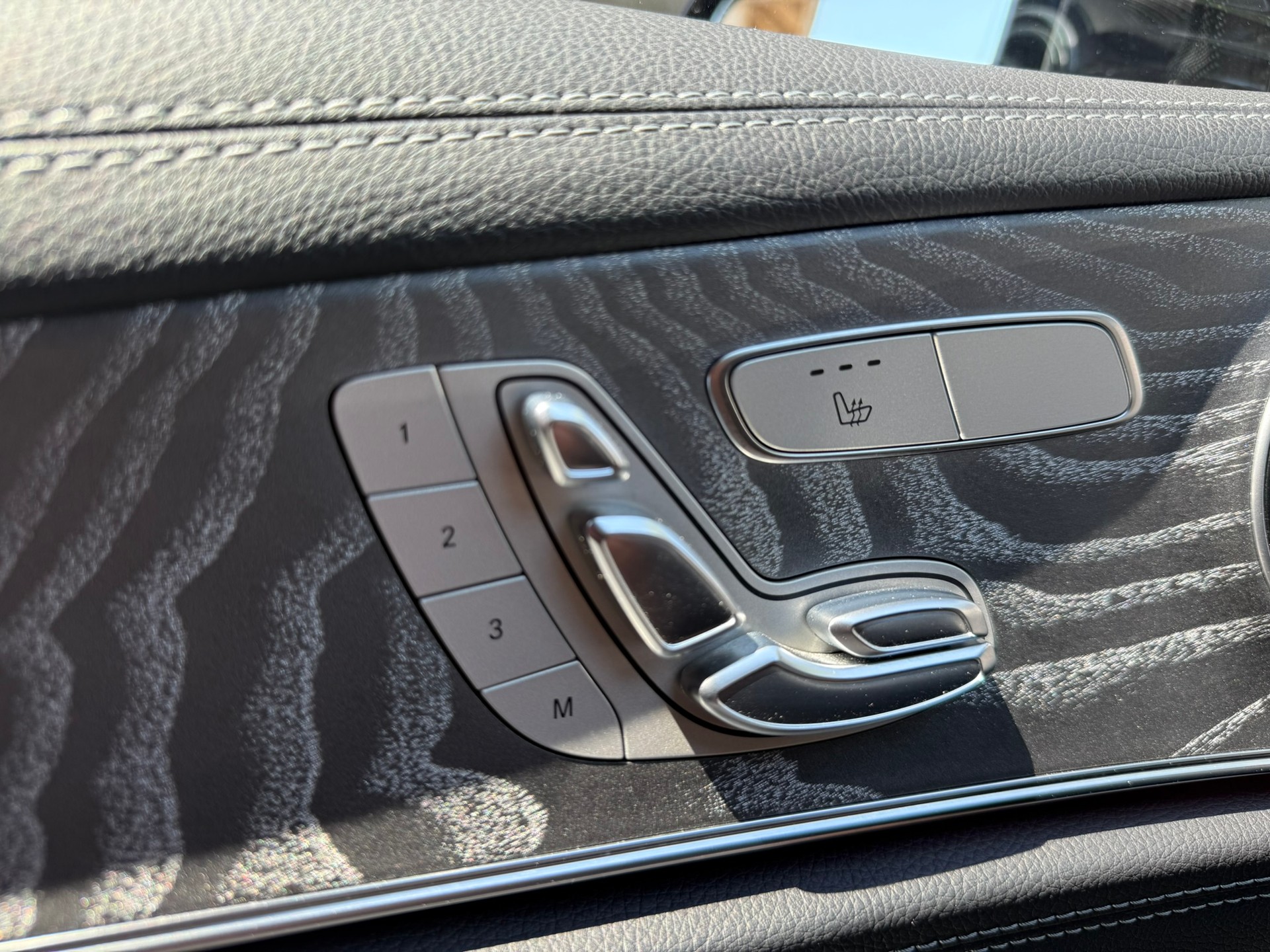 MERCEDES-BENZ E 220 d AMG Line 4matic Kombi-image-20