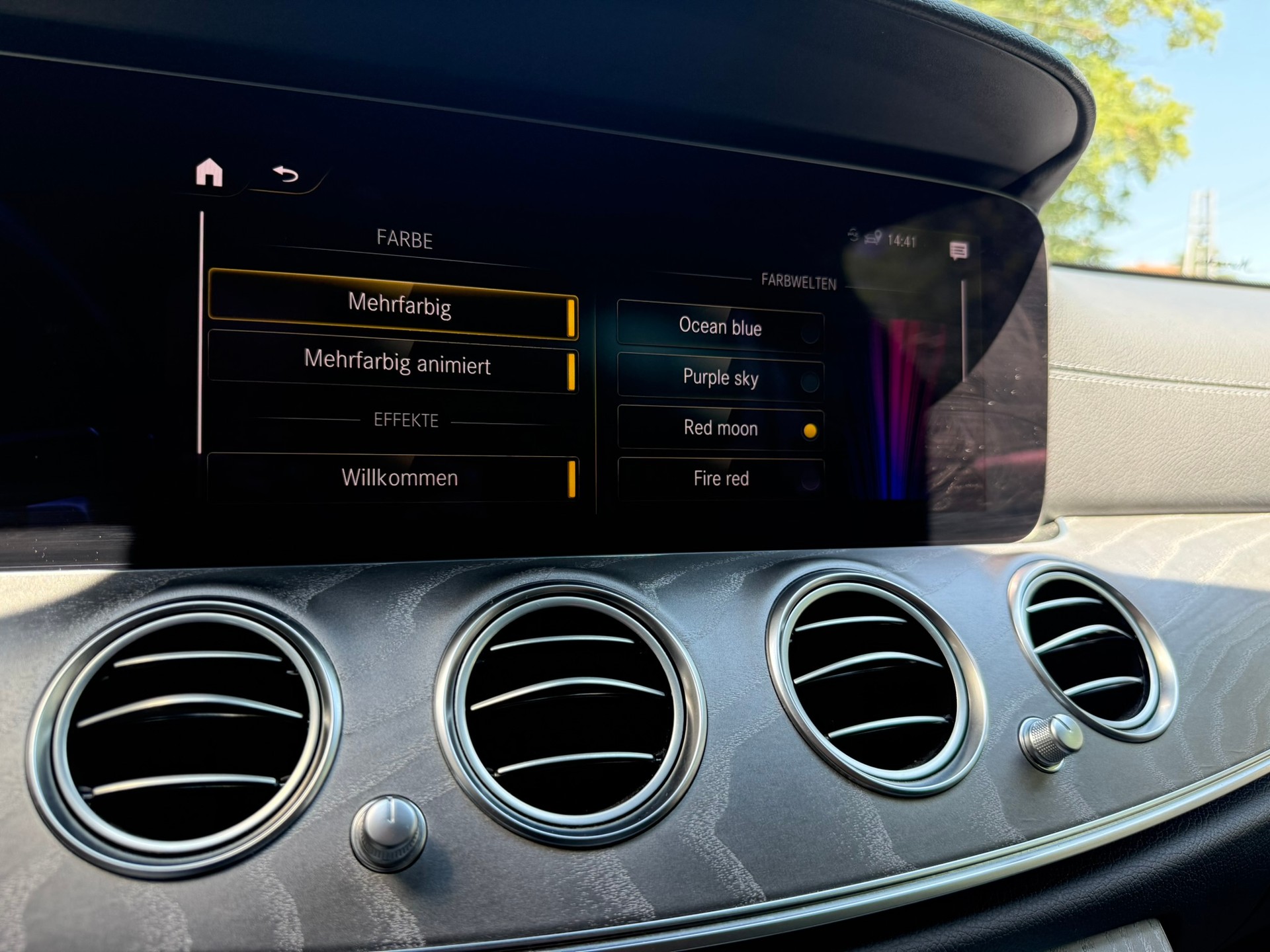 MERCEDES-BENZ E 220 d AMG Line 4matic Kombi-image-17