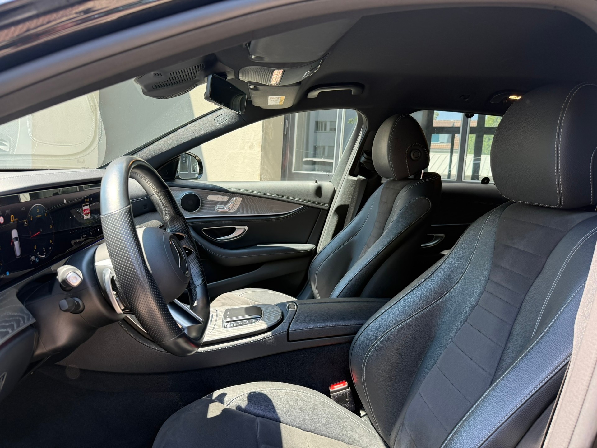 MERCEDES-BENZ E 220 d AMG Line 4matic Kombi-image-8