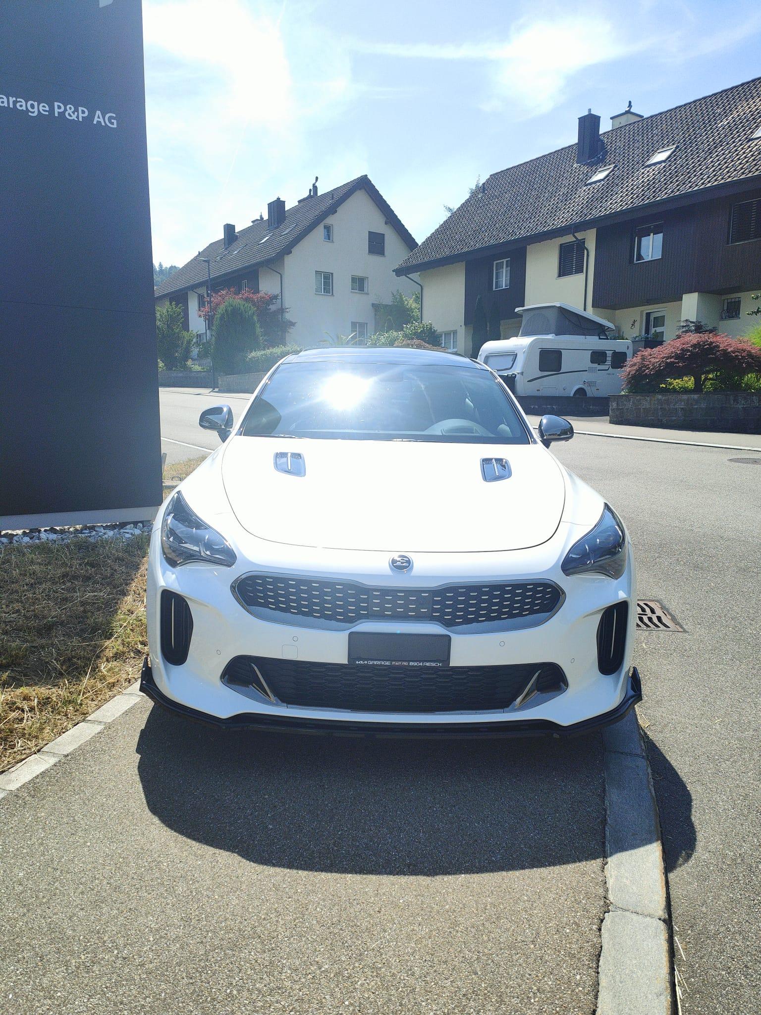 KIA Stinger GT 3.3 T-GDi-showroom-element-2