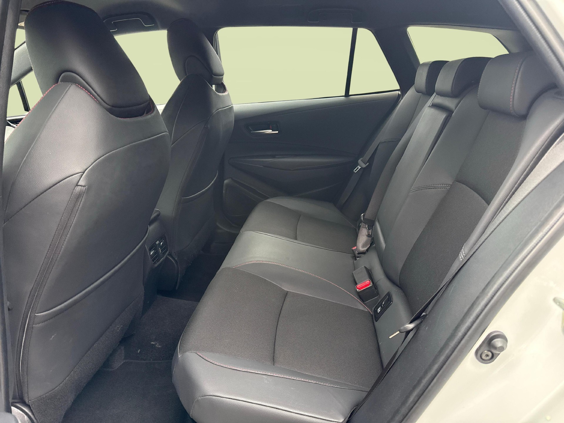 TOYOTA Corolla Touring Sports 2.0 HSD GR Sport-image-10