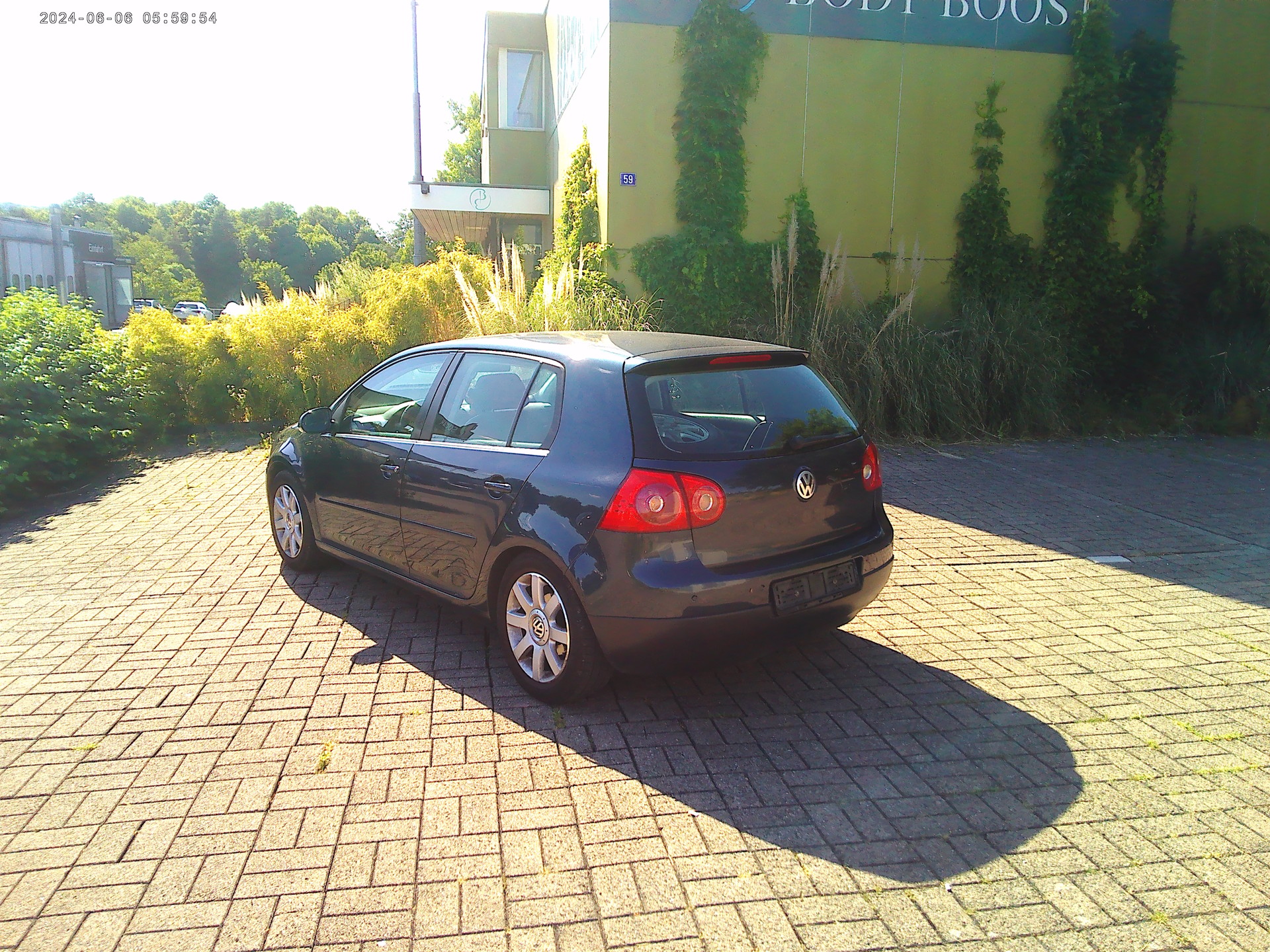 VW Golf 1.6 FSI Sportline-image-8