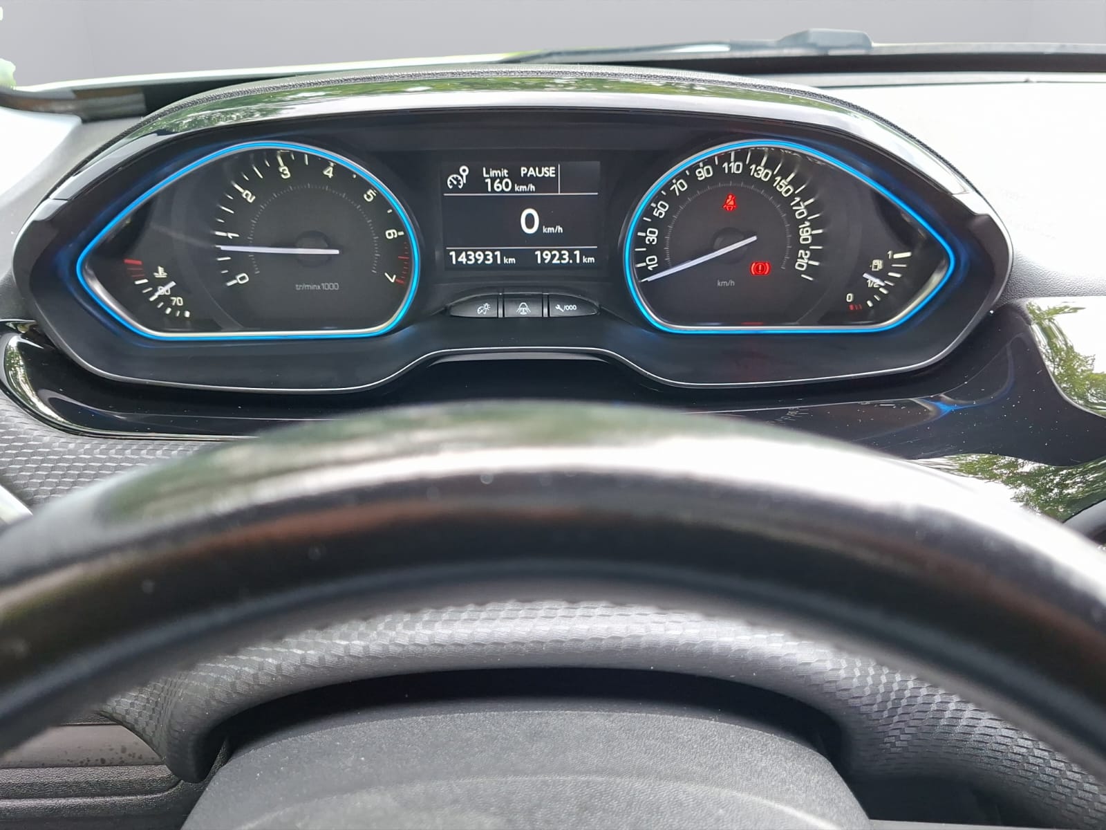 PEUGEOT 2008 1.2 PureTech Allure-image-18