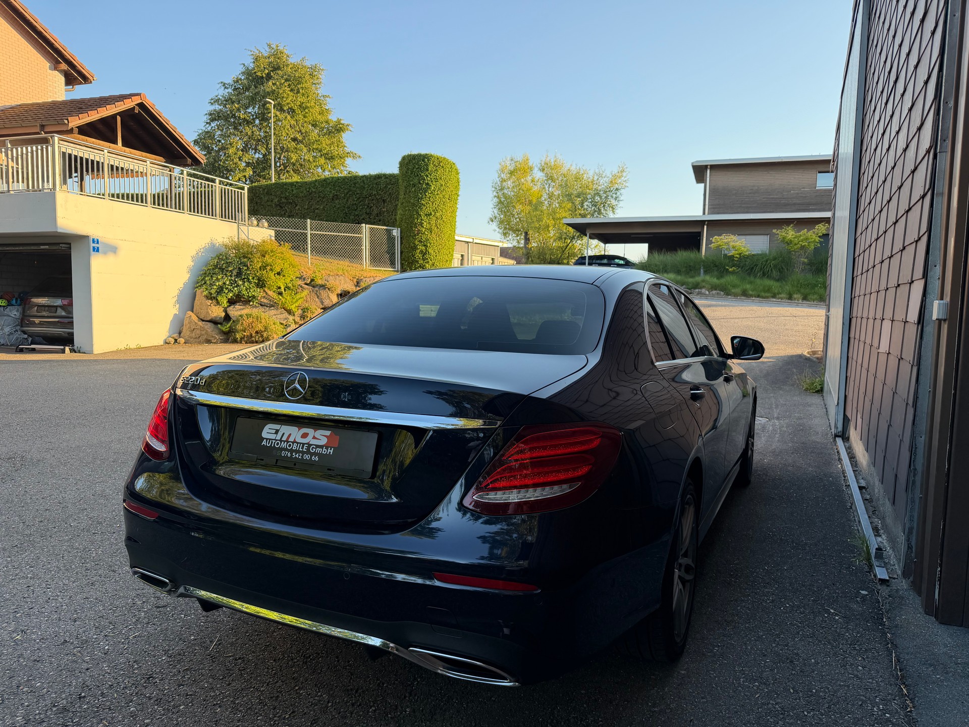MERCEDES-BENZ E 220 d AMG Line 9G-Tronic-image-5