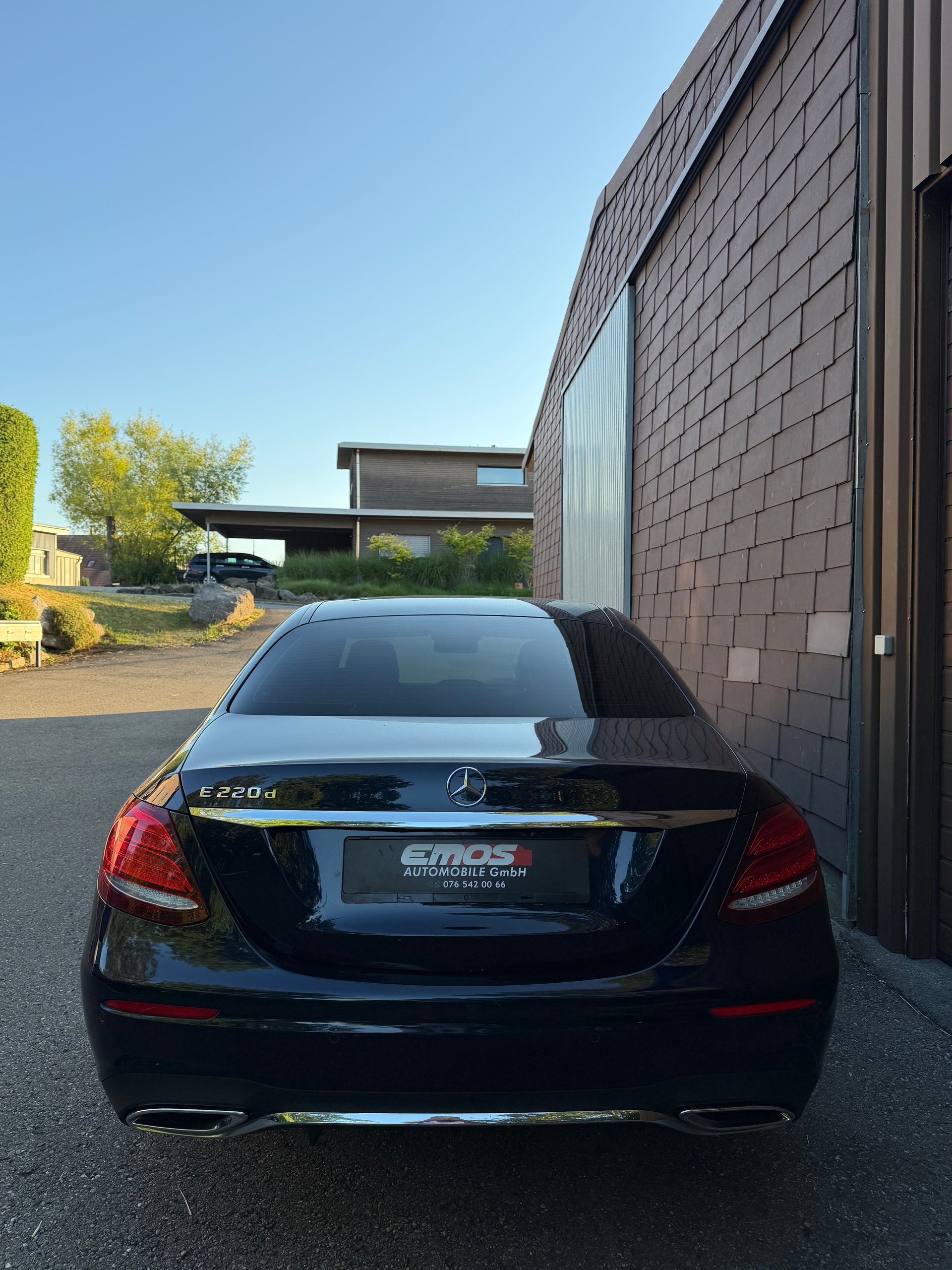 MERCEDES-BENZ E 220 d AMG Line 9G-Tronic-image-6