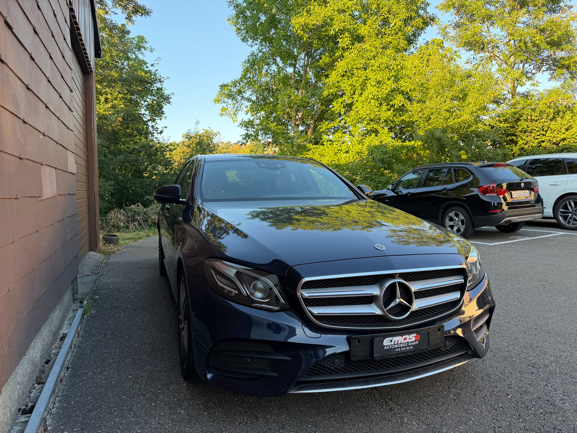 MERCEDES-BENZ E 220 d AMG Line 9G-Tronic-image-2