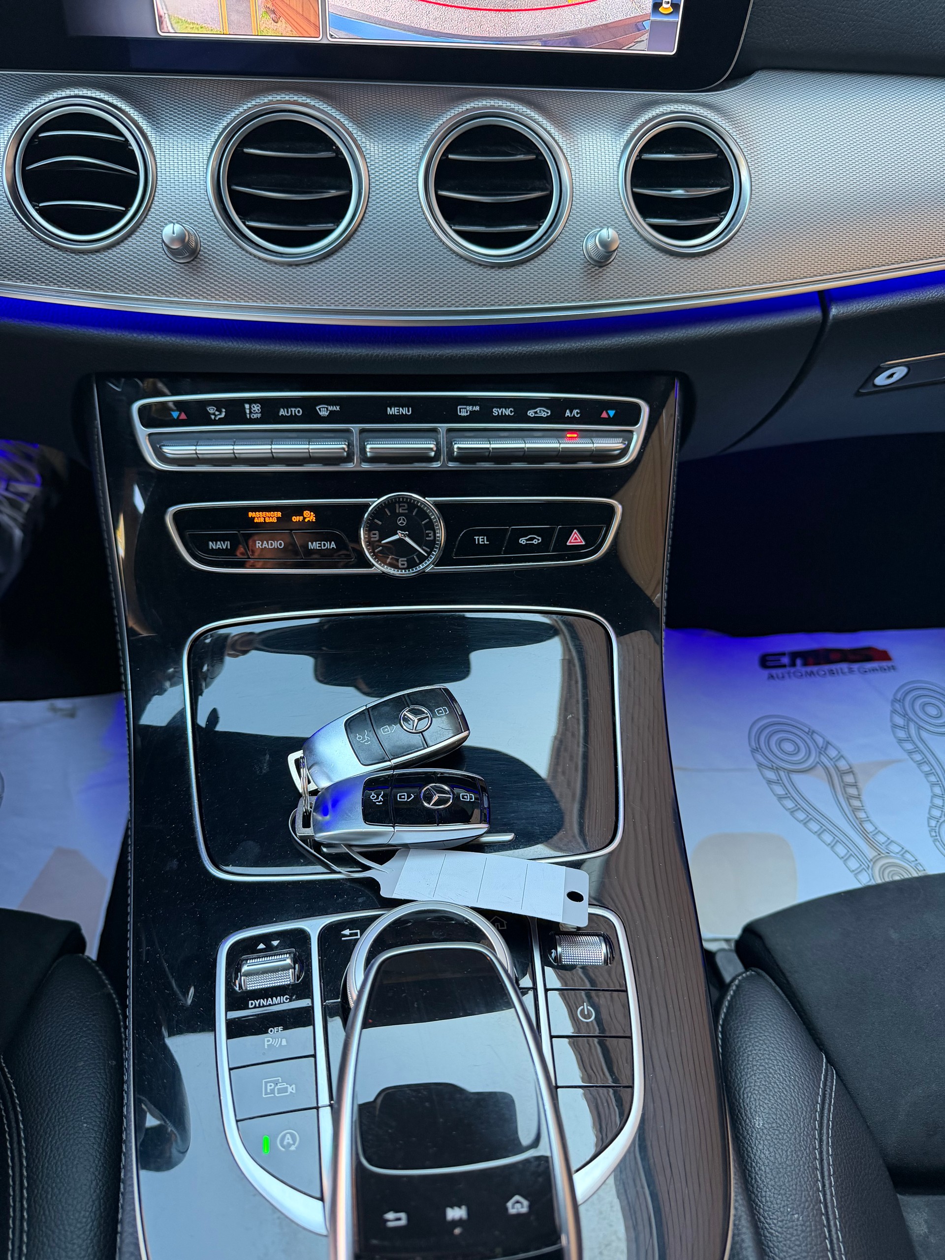 MERCEDES-BENZ E 220 d AMG Line 9G-Tronic-image-14