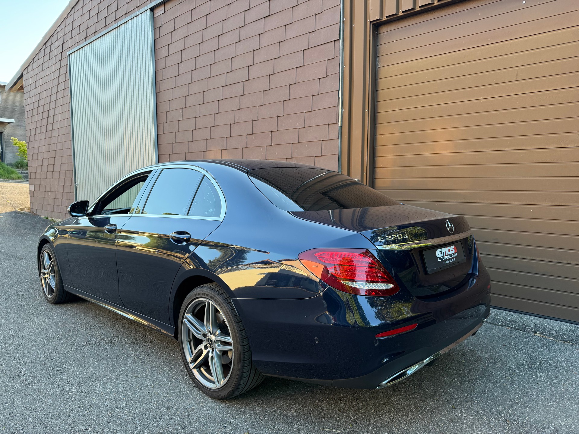 MERCEDES-BENZ E 220 d AMG Line 9G-Tronic-image-4