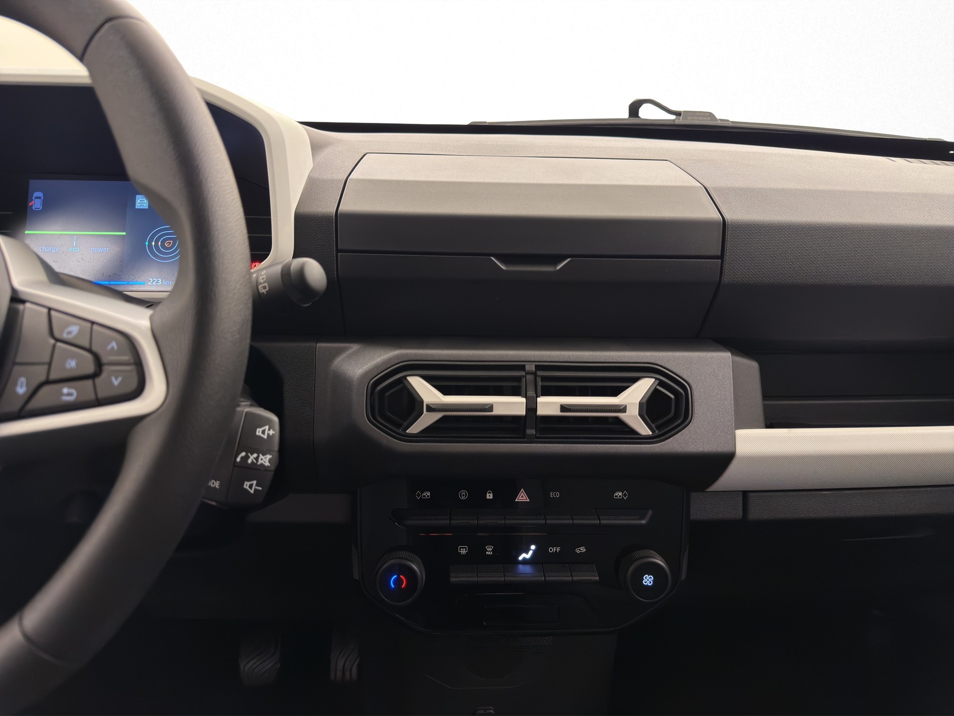 DACIA Spring Essential-image-10