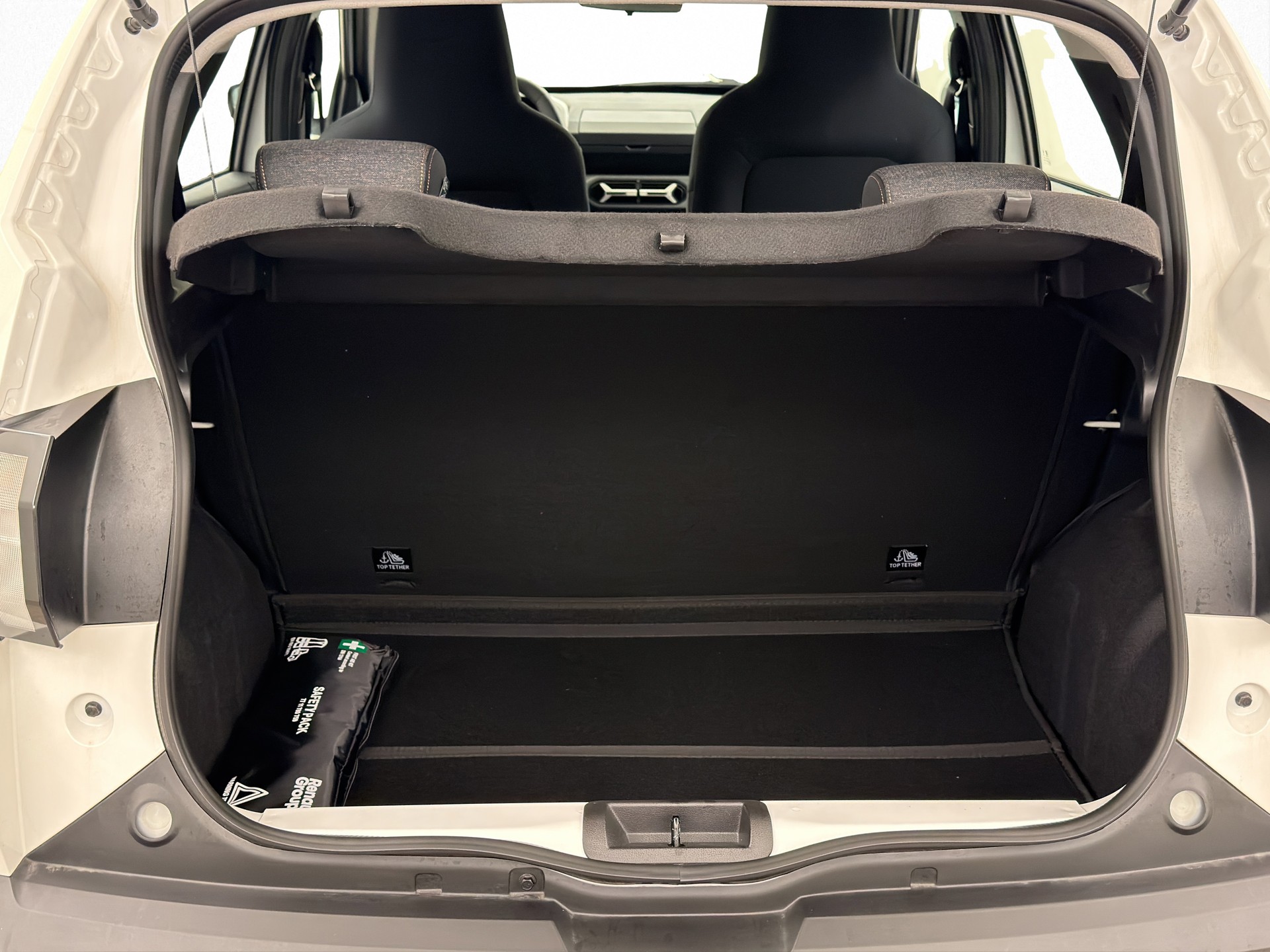 DACIA Spring Essential-image-12