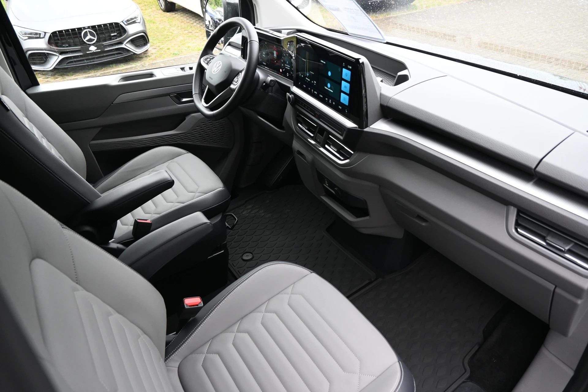 VW Caravelle 2.0 TDI Style LWB Automat 8-Plätzer 170PS + AHK 2500kg + Standheizung-image-14