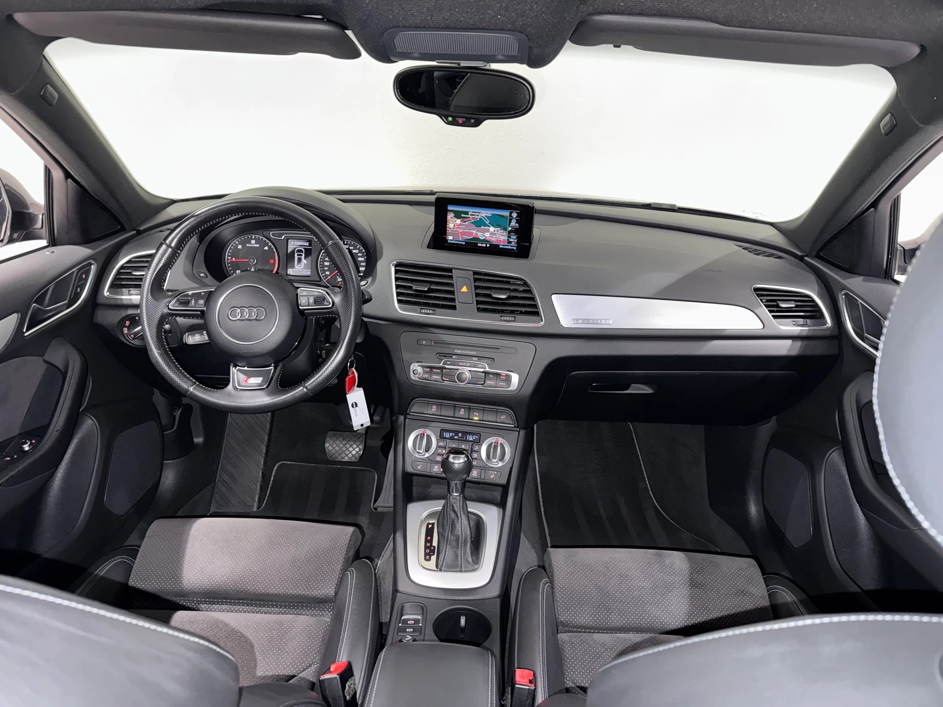 AUDI AUDI Q3 2.0 TDI quattro S-tronic | CH |-image-12