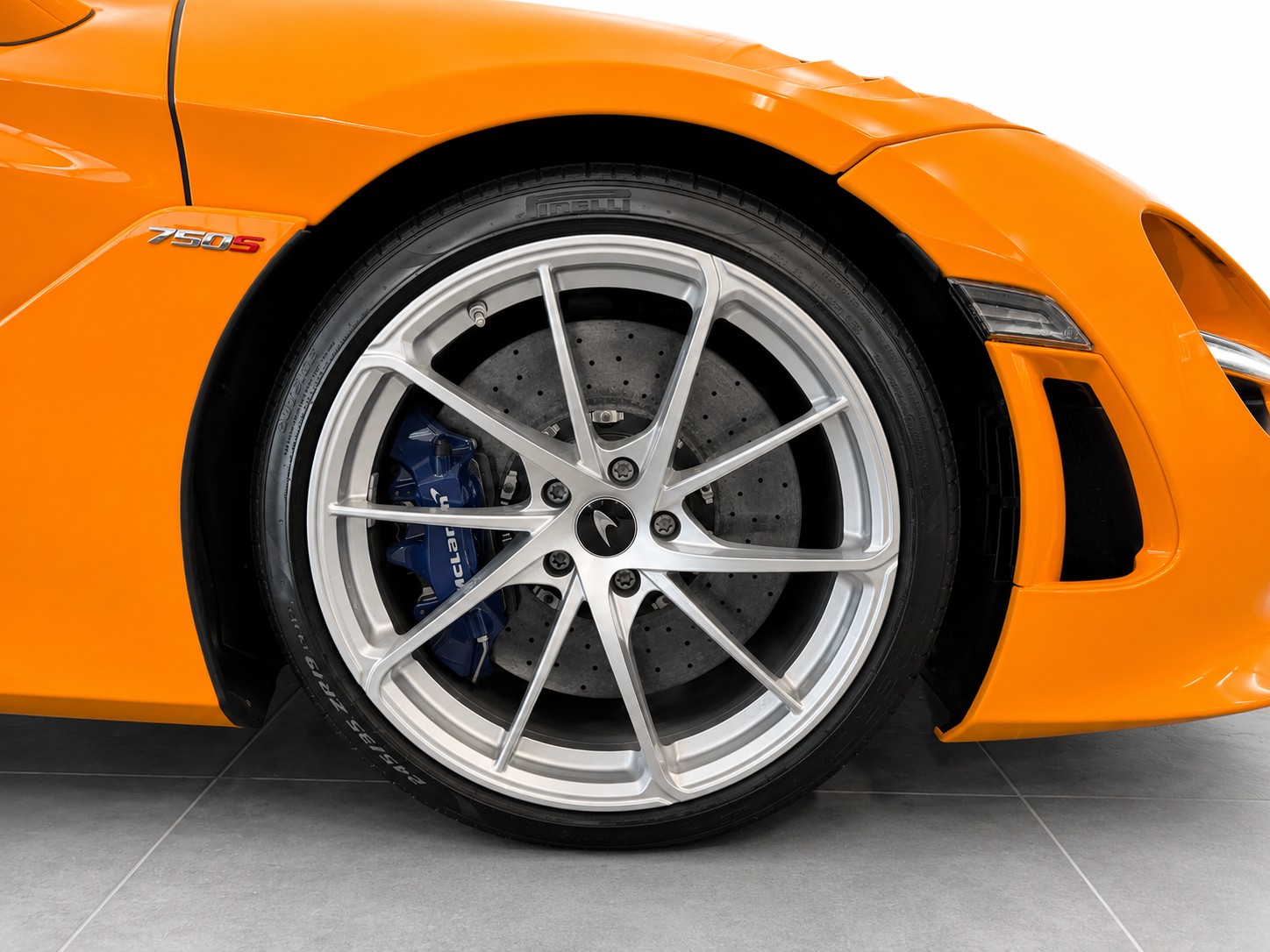 McLAREN McLaren 750S “60" Anniversary Triple Crown Spider Performance 1 of 60-image-8