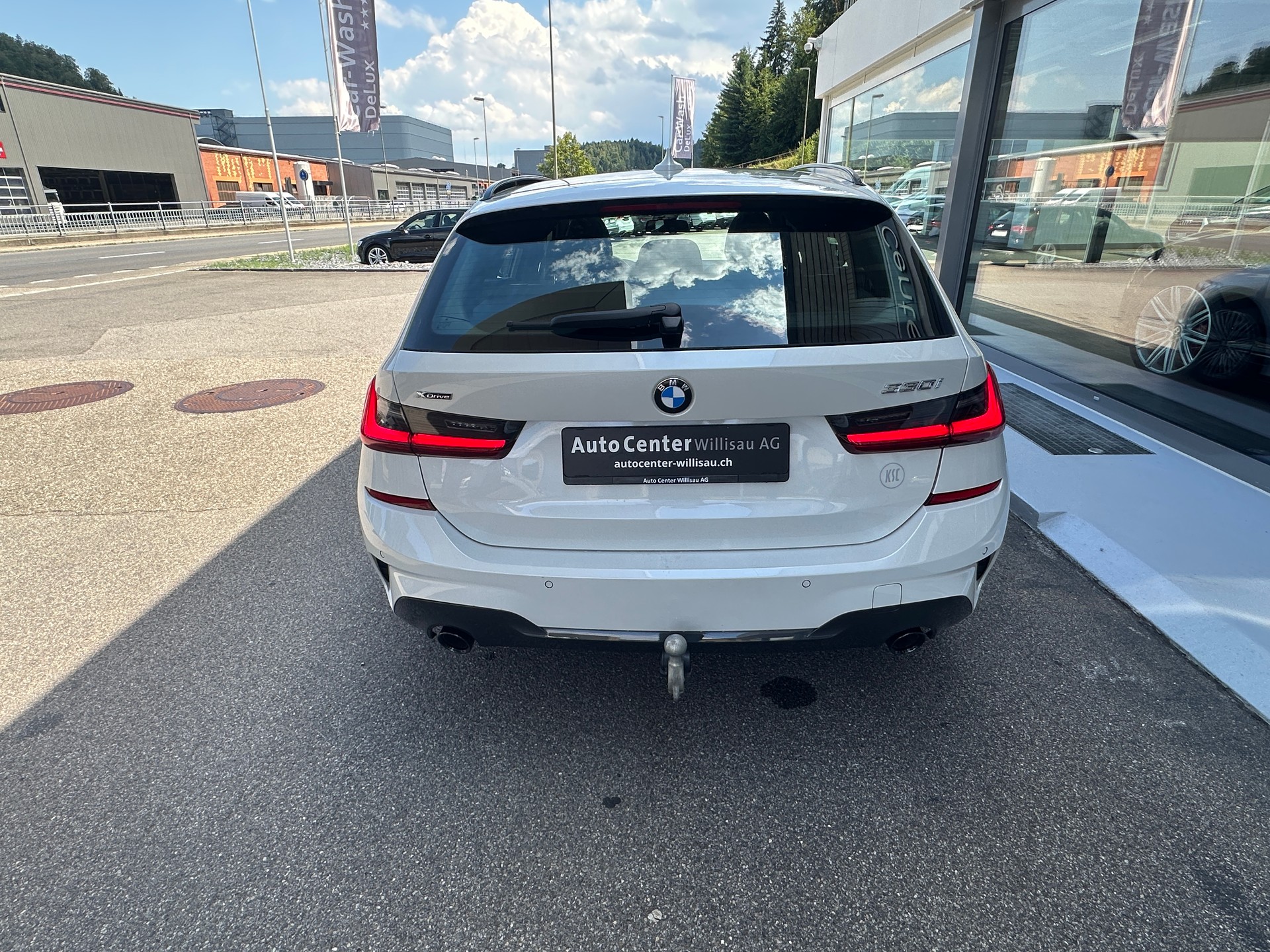 BMW 330i Touring xDrive Steptronic M Sport-image-7