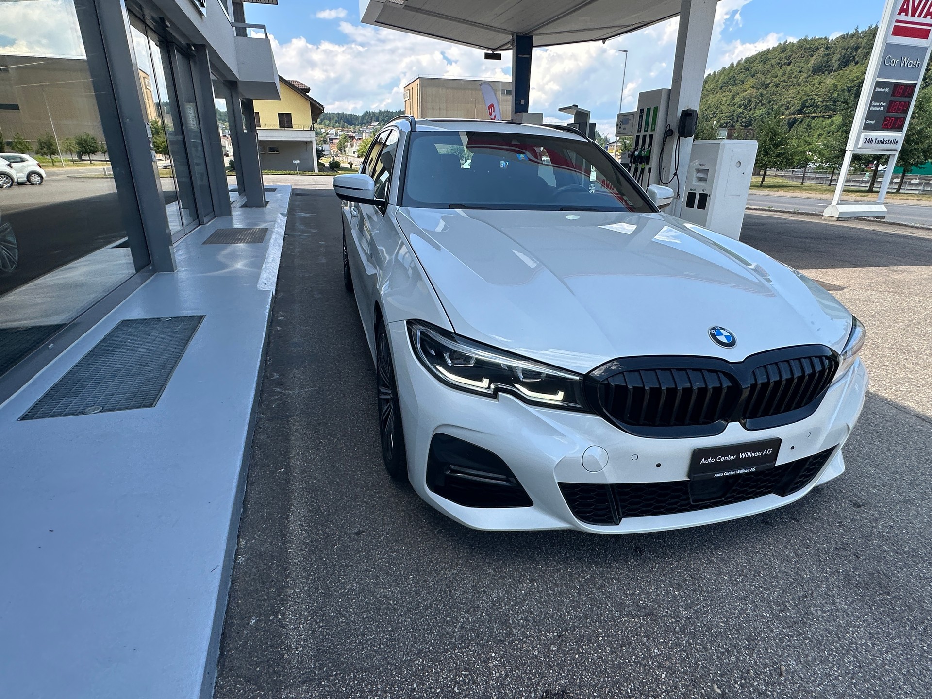 BMW 330i Touring xDrive Steptronic M Sport-showroom-element-2