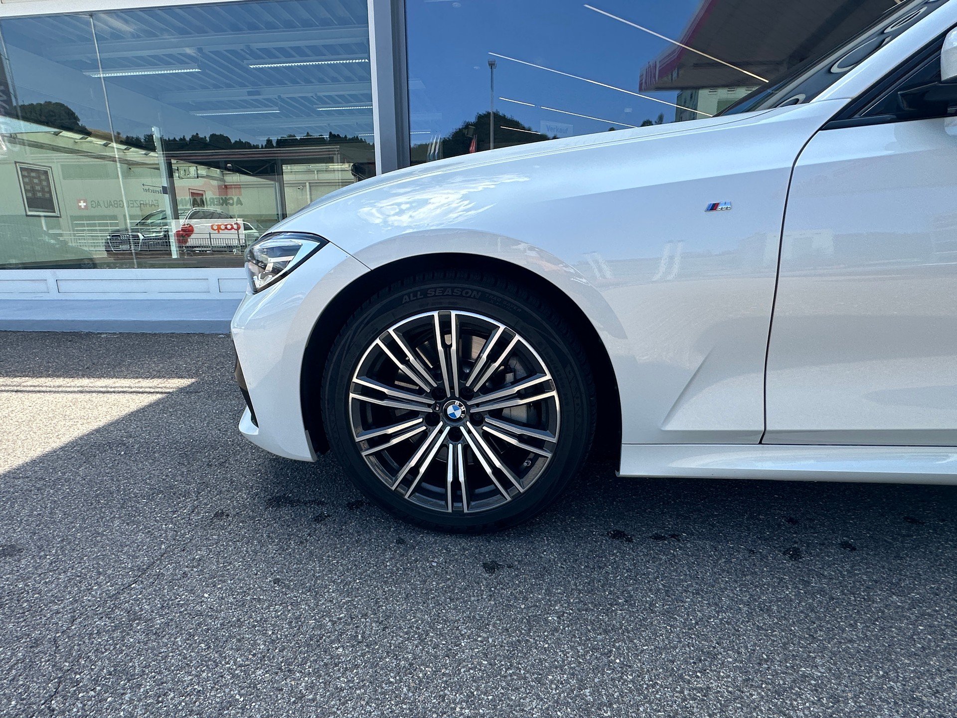 BMW 330i Touring xDrive Steptronic M Sport-showroom-element-3