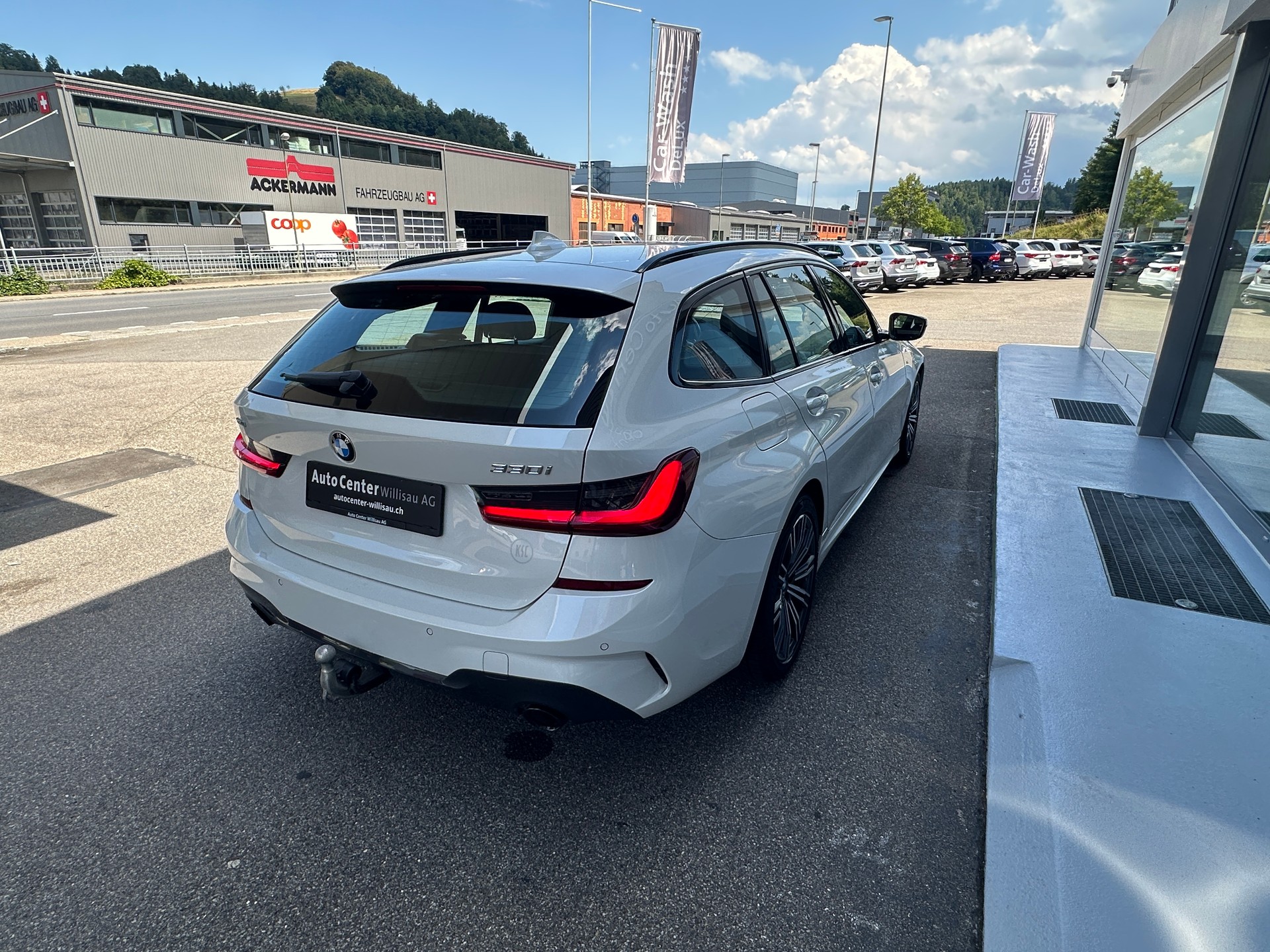 BMW 330i Touring xDrive Steptronic M Sport-image-6