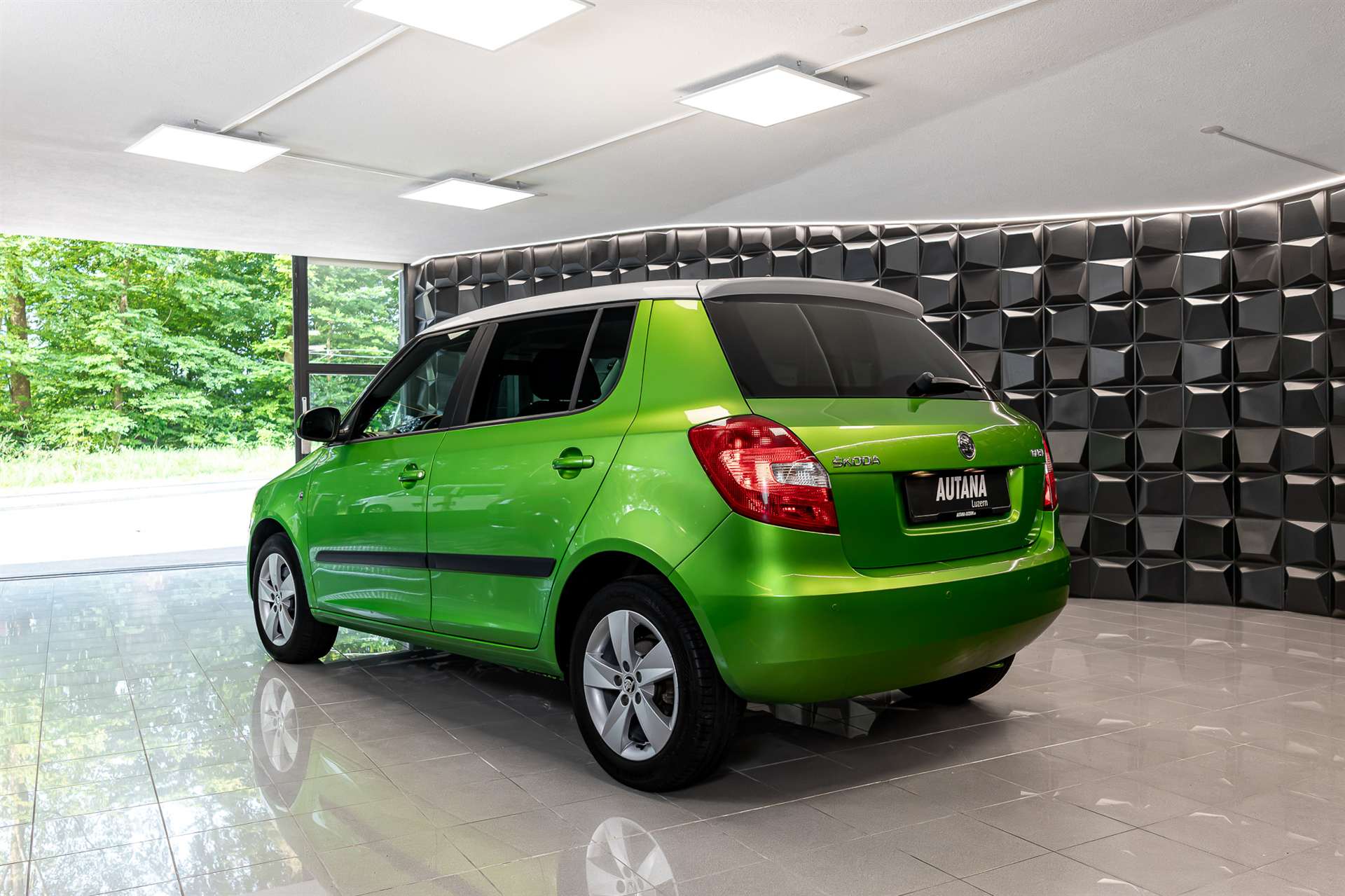 SKODA Fabia 1.2 TSI Ambition Plus-showroom-element-2