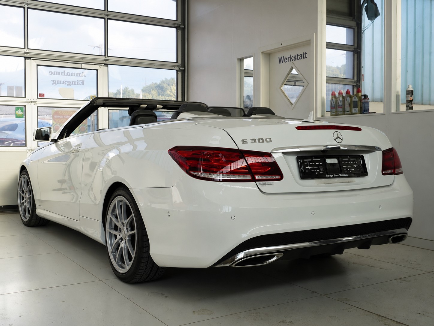 MERCEDES-BENZ E 300 7G-Tronic AMG Line-showroom-element-1