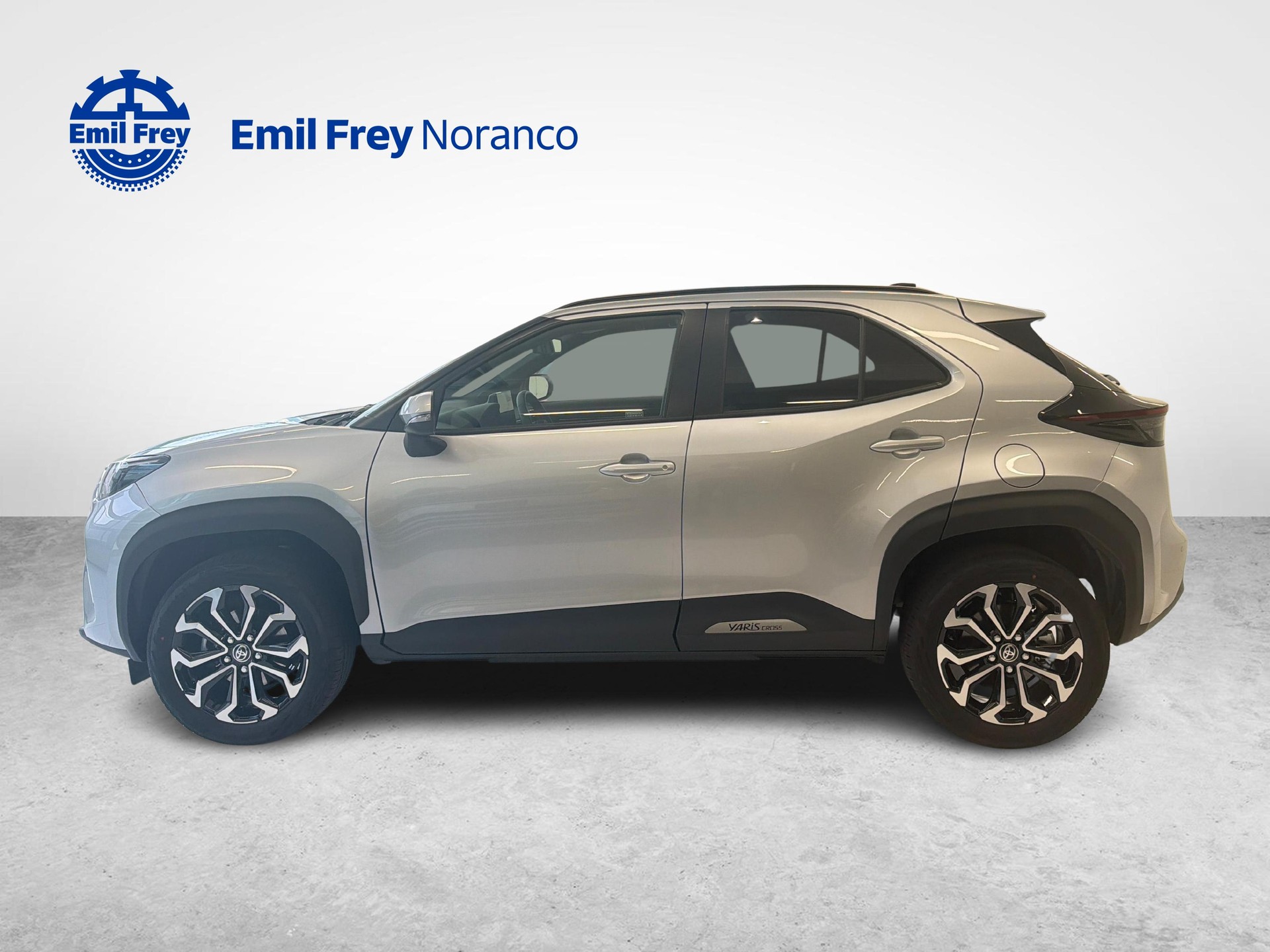 TOYOTA Yaris Cross 1.5 VVT-i HSD Trend AWD-i - Ruote invernali & Servizi inclusi-showroom-element-1