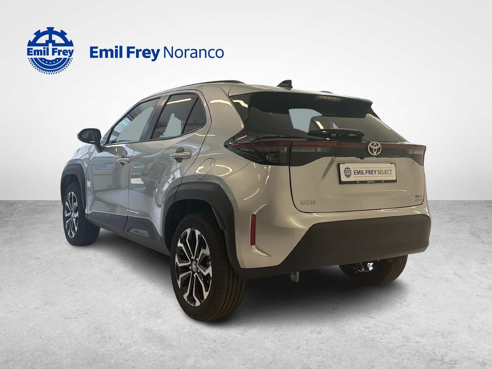 TOYOTA Yaris Cross 1.5 VVT-i HSD Trend AWD-i - Ruote invernali & Servizi inclusi-showroom-element-2