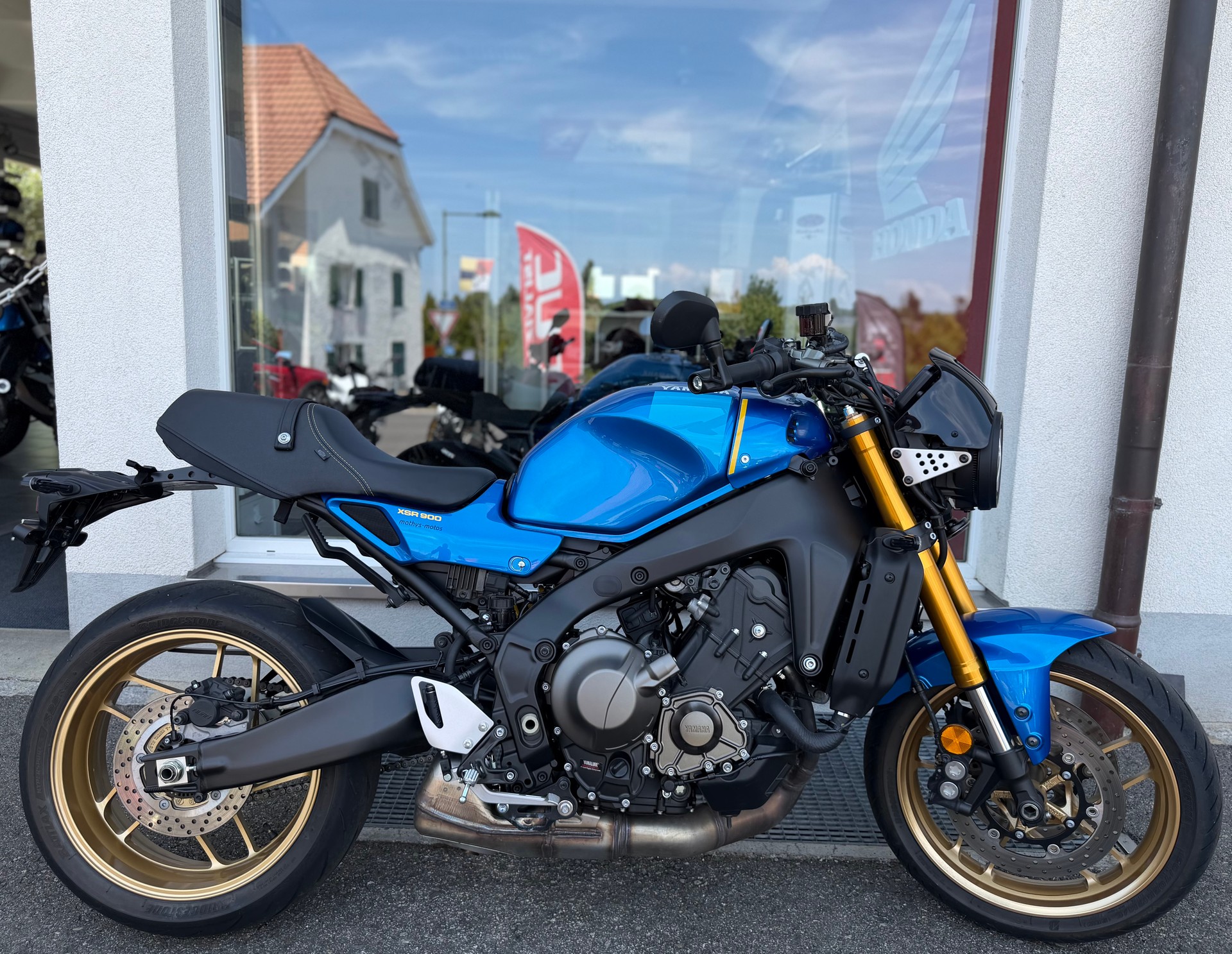YAMAHA XSR 900