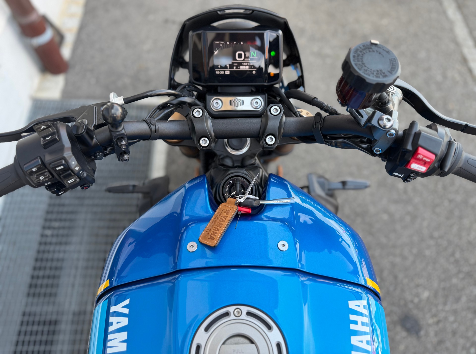YAMAHA XSR 900-image-8