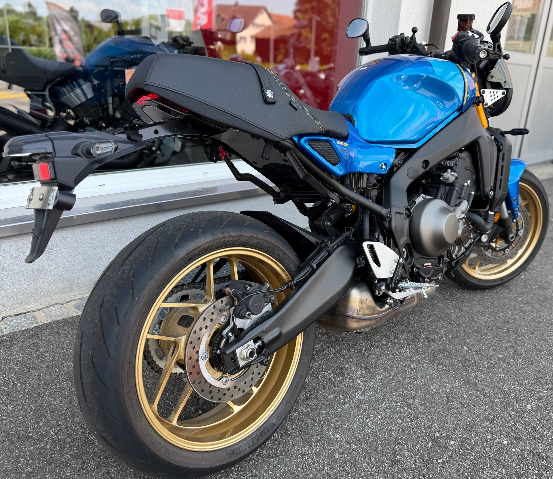 YAMAHA XSR 900-showroom-element-3