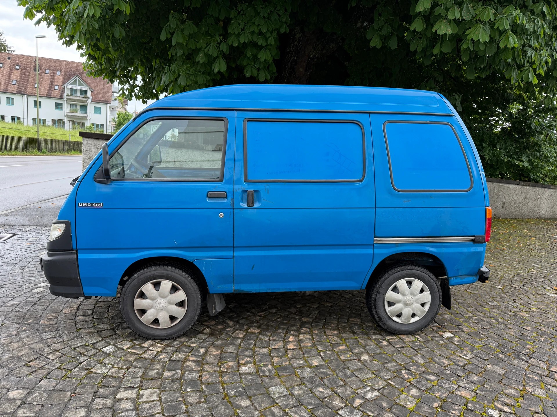 PIAGGIO Porter 1.3 4x4 Umo 4x4 / Kasten / 1 Hand / CH-Fahrzeug / Schiebetür links & rechts-image-8