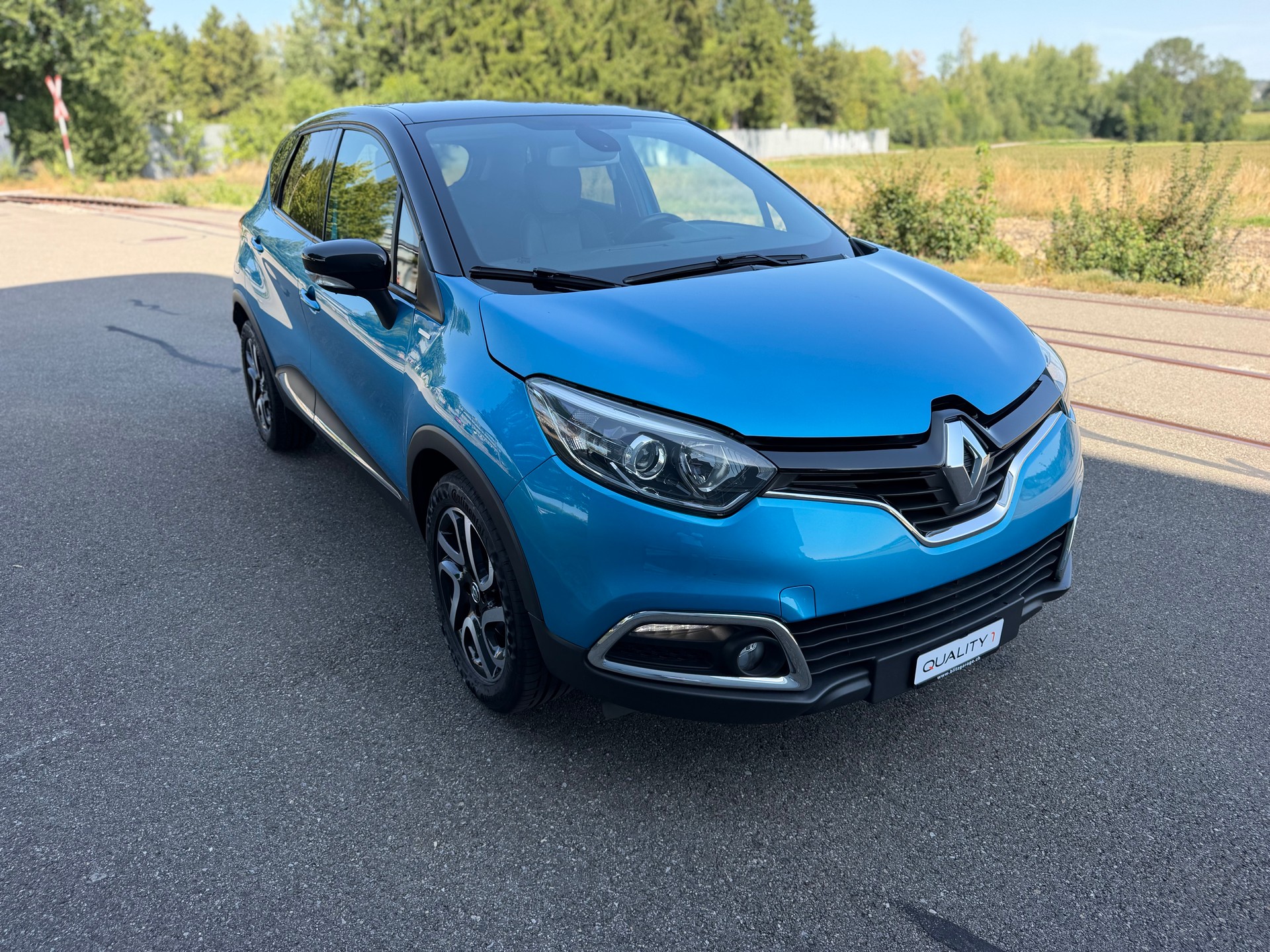 RENAULT Captur 1.2 T 16V Swiss Edition EDC-showroom-element-2