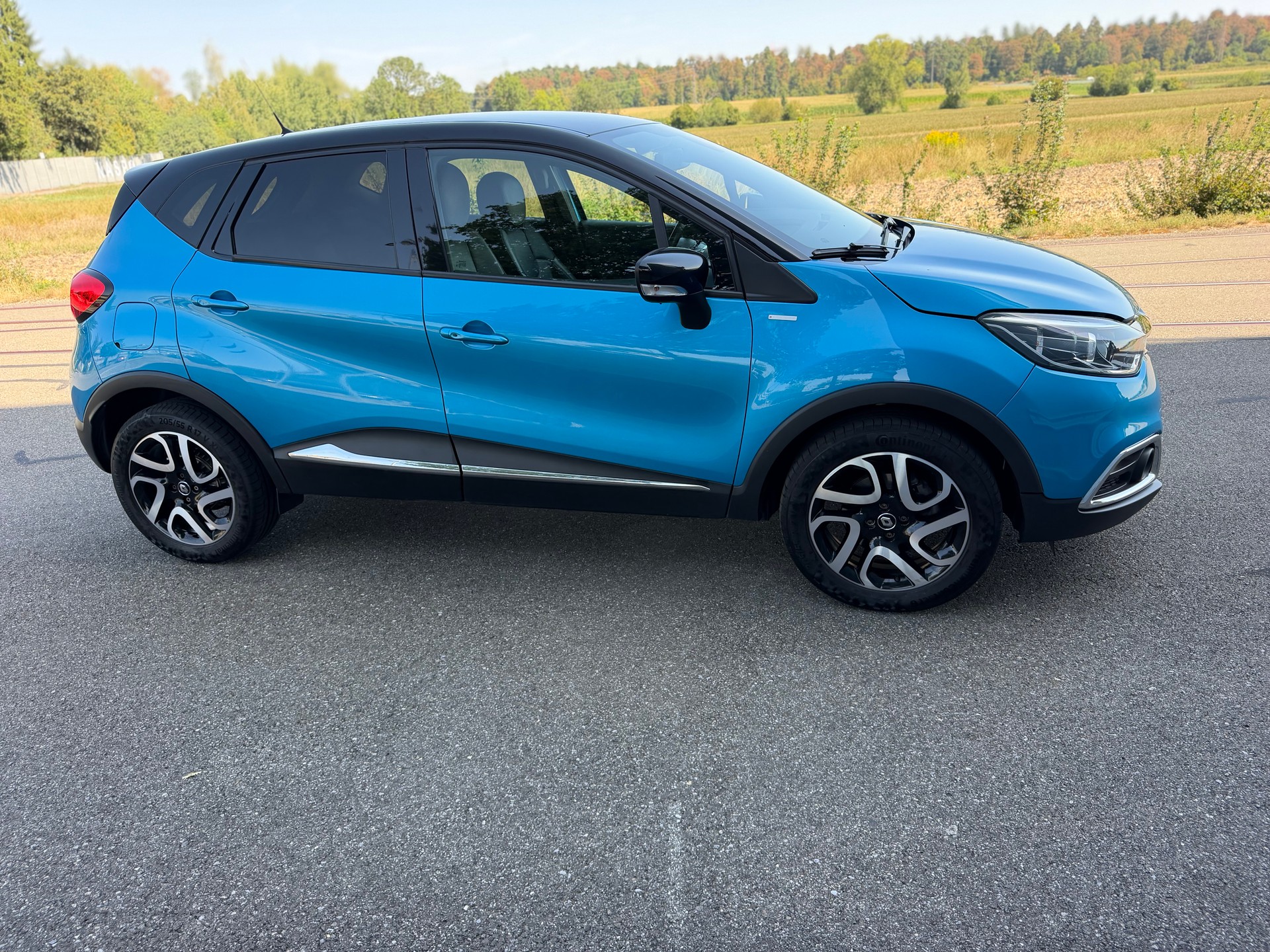 RENAULT Captur 1.2 T 16V Swiss Edition EDC-showroom-element-3