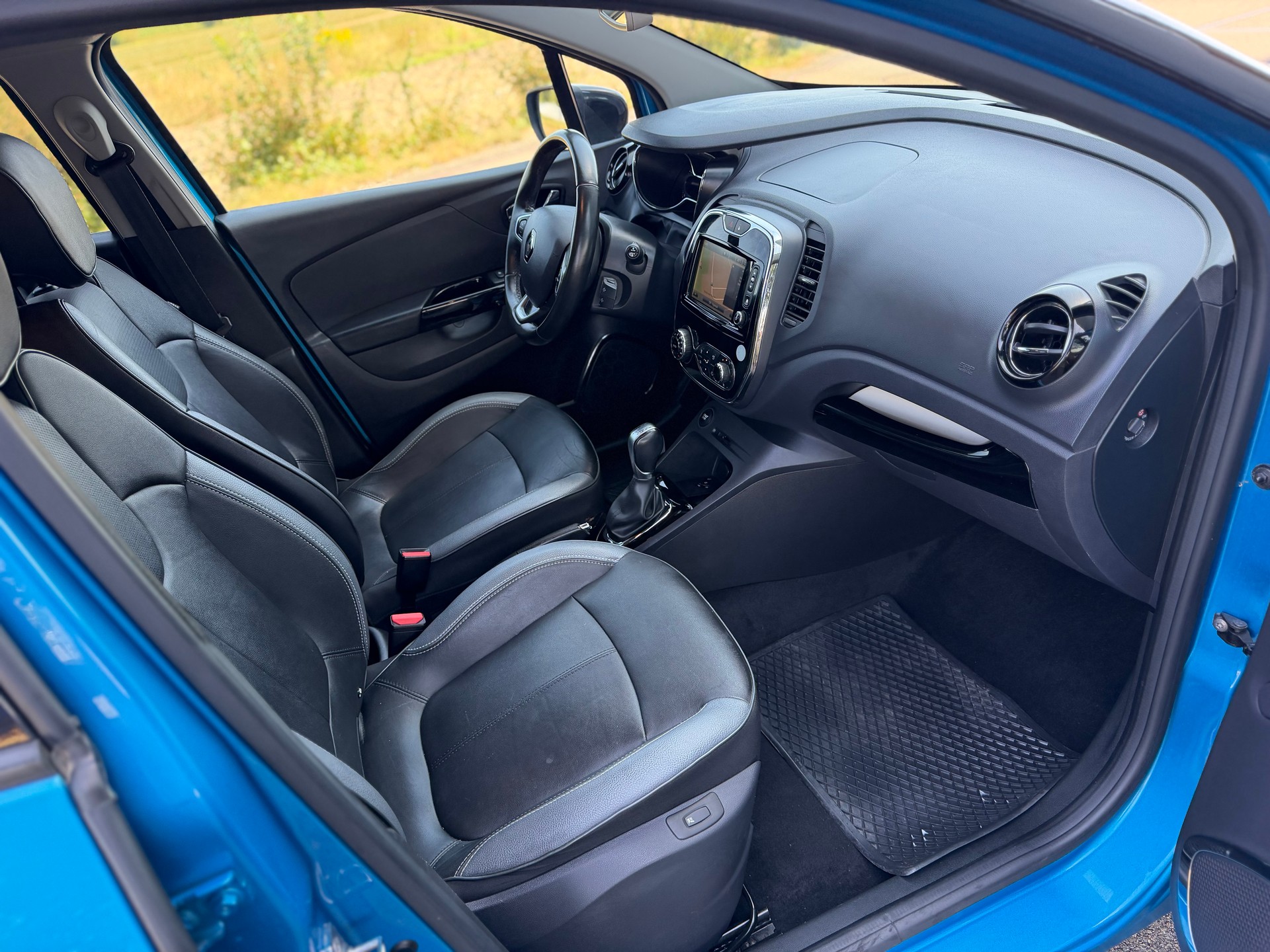 RENAULT Captur 1.2 T 16V Swiss Edition EDC-image-14