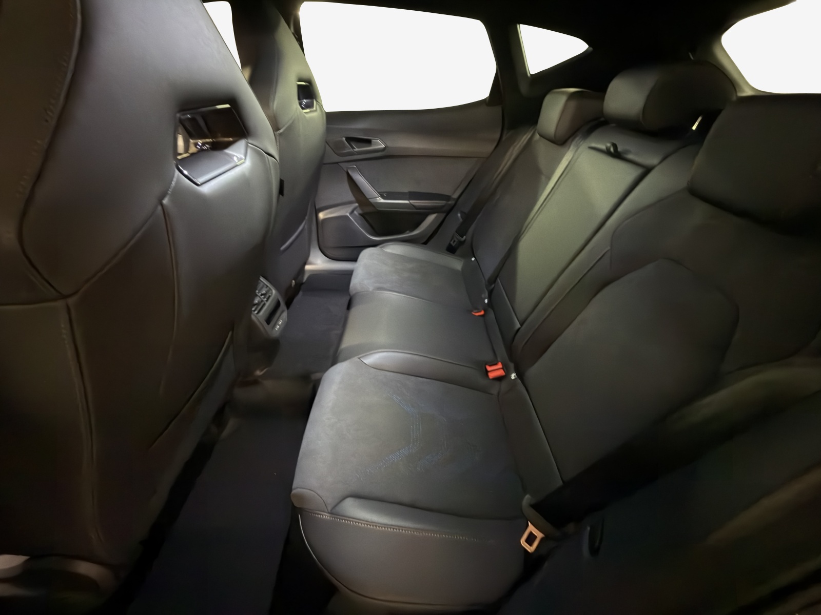 CUPRA Formentor 2.0TSI 4Drive DSG-image-11
