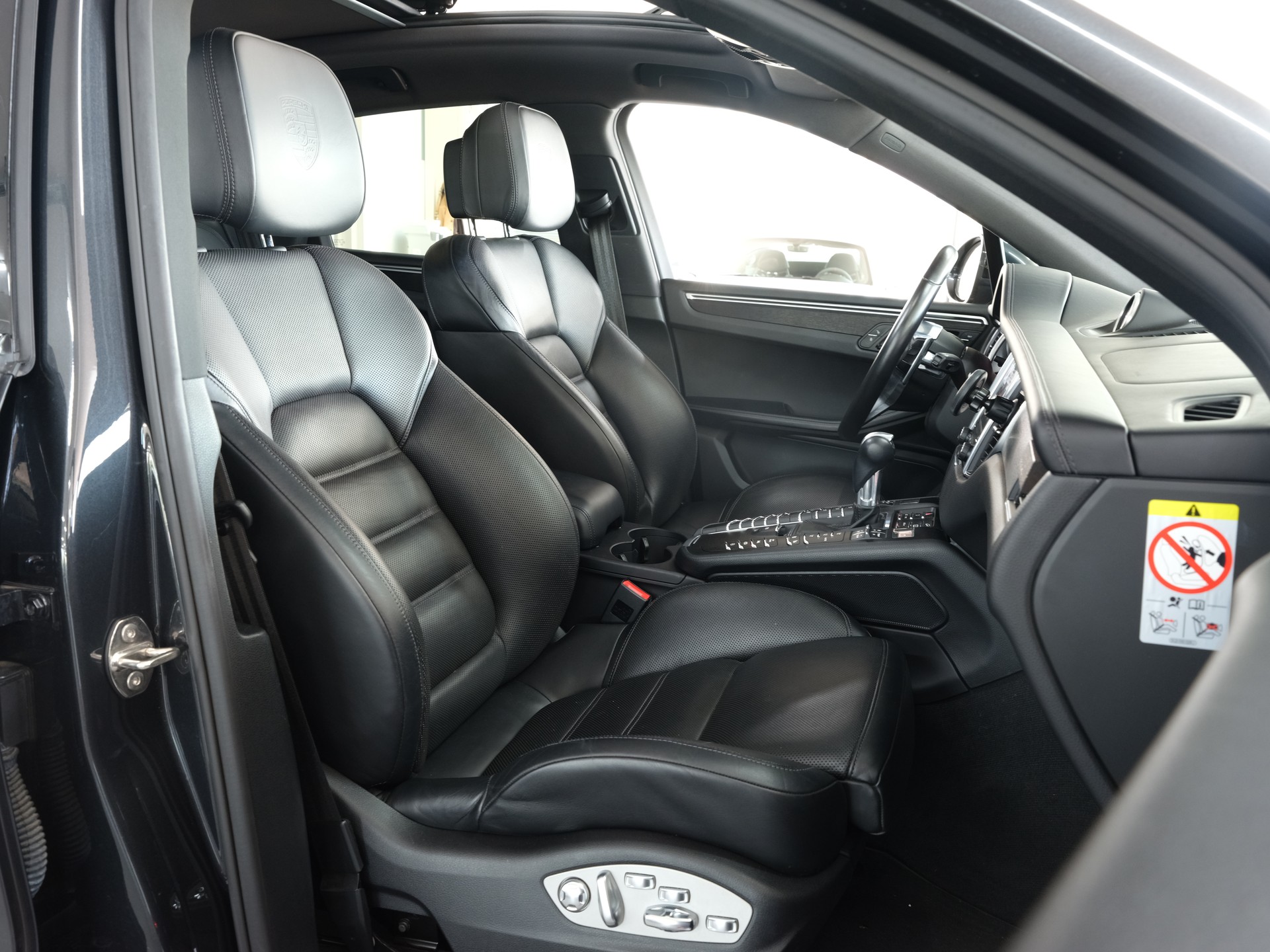 PORSCHE Macan GTS PDK *Bose* *Panorama* *Sportabgassanlage*-image-35