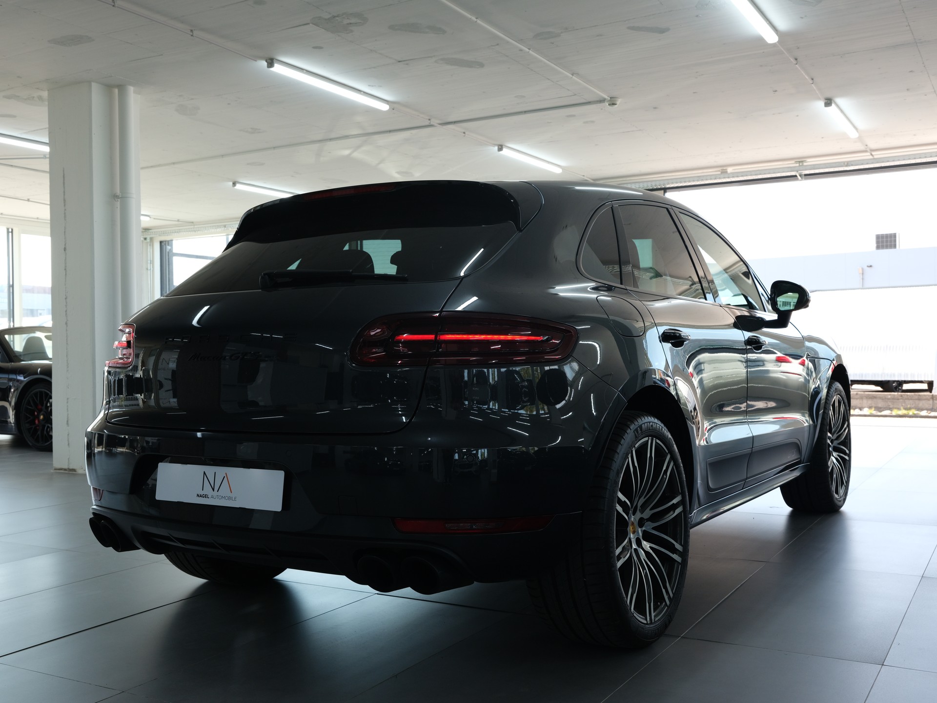 PORSCHE Macan GTS PDK *Bose* *Panorama* *Sportabgassanlage*-showroom-element-2