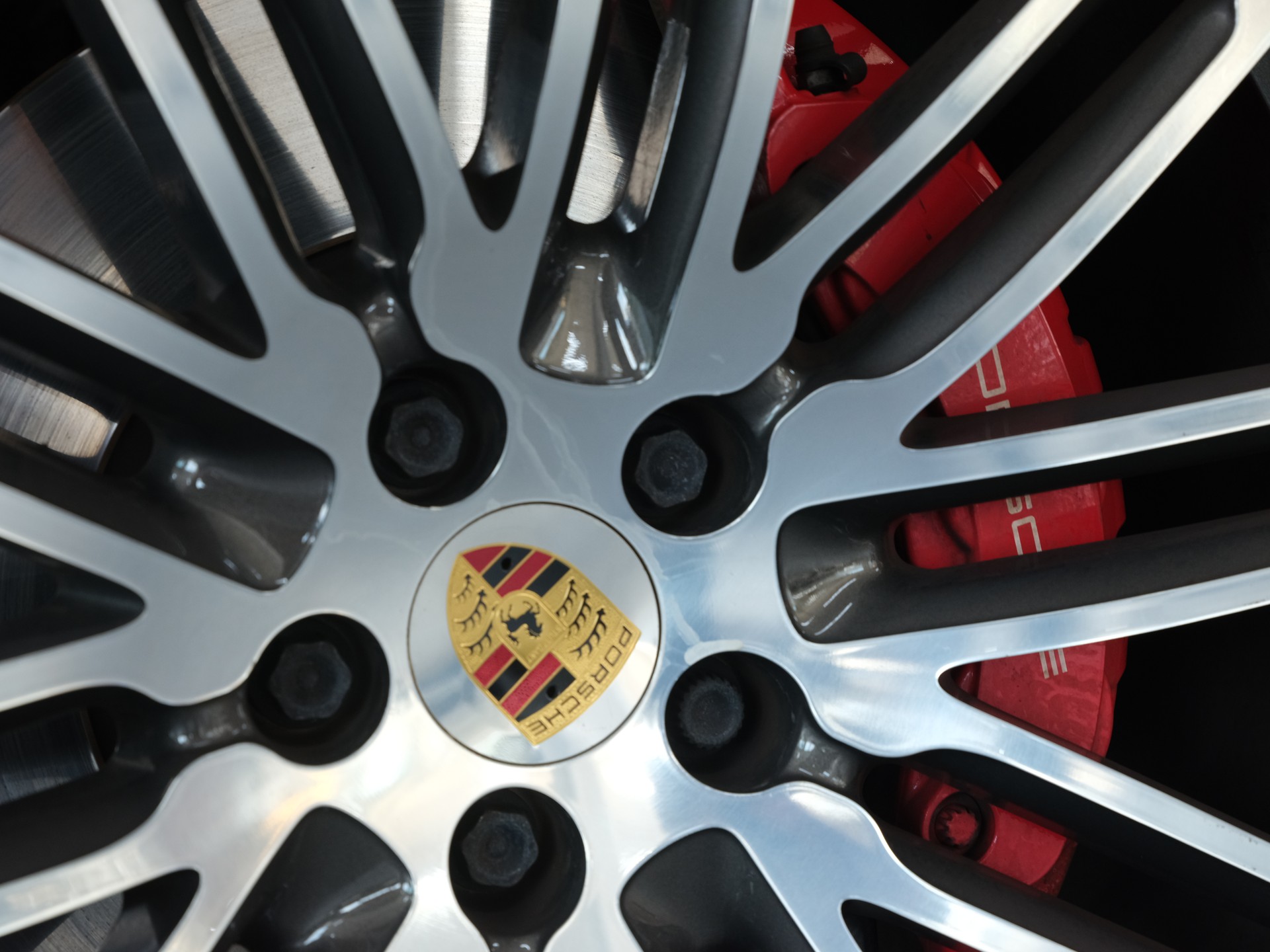 PORSCHE Macan GTS PDK *Bose* *Panorama* *Sportabgassanlage*-image-12