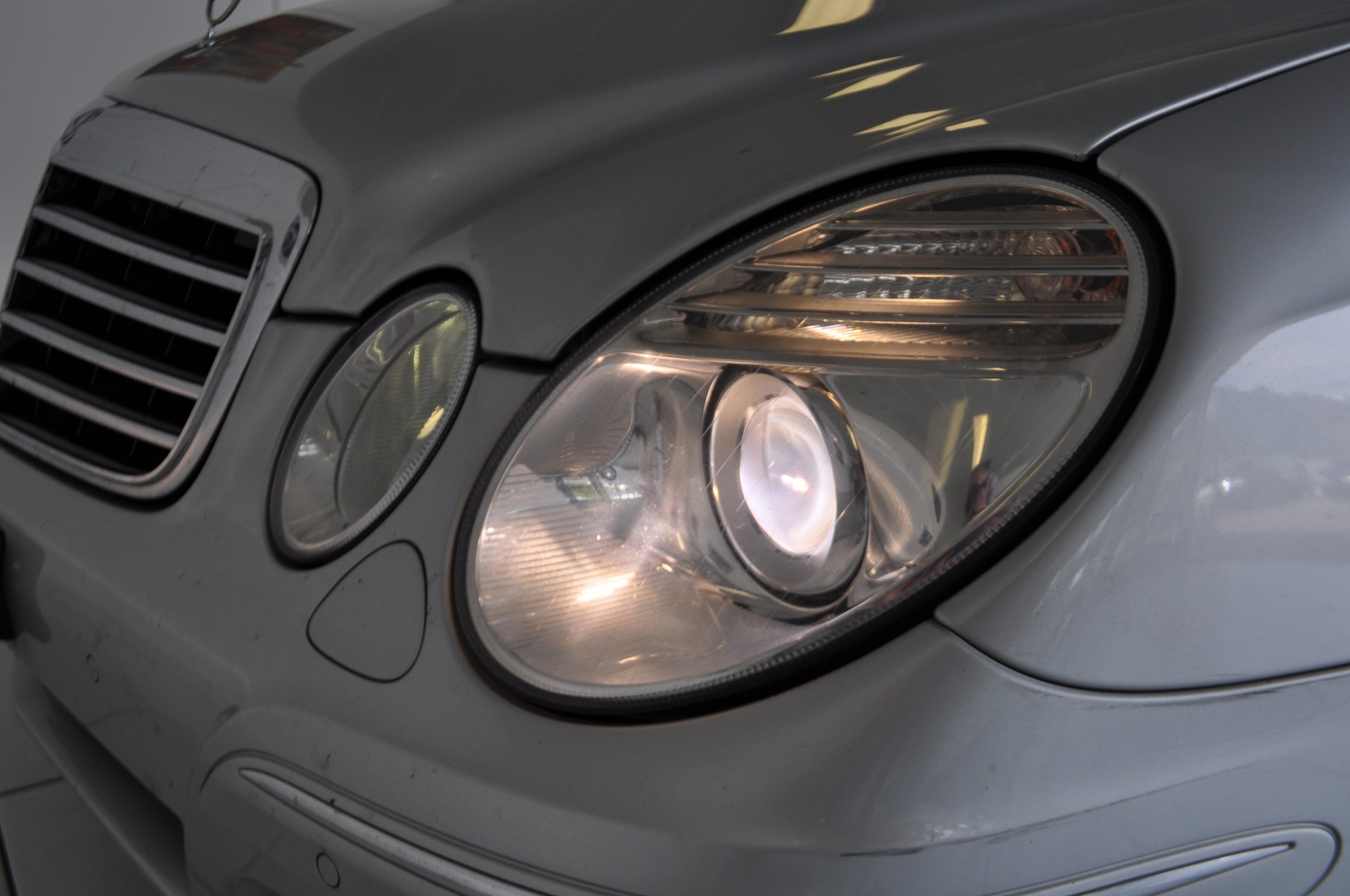 MERCEDES-BENZ E 350 Avantgarde 4Matic Automatic-image-3