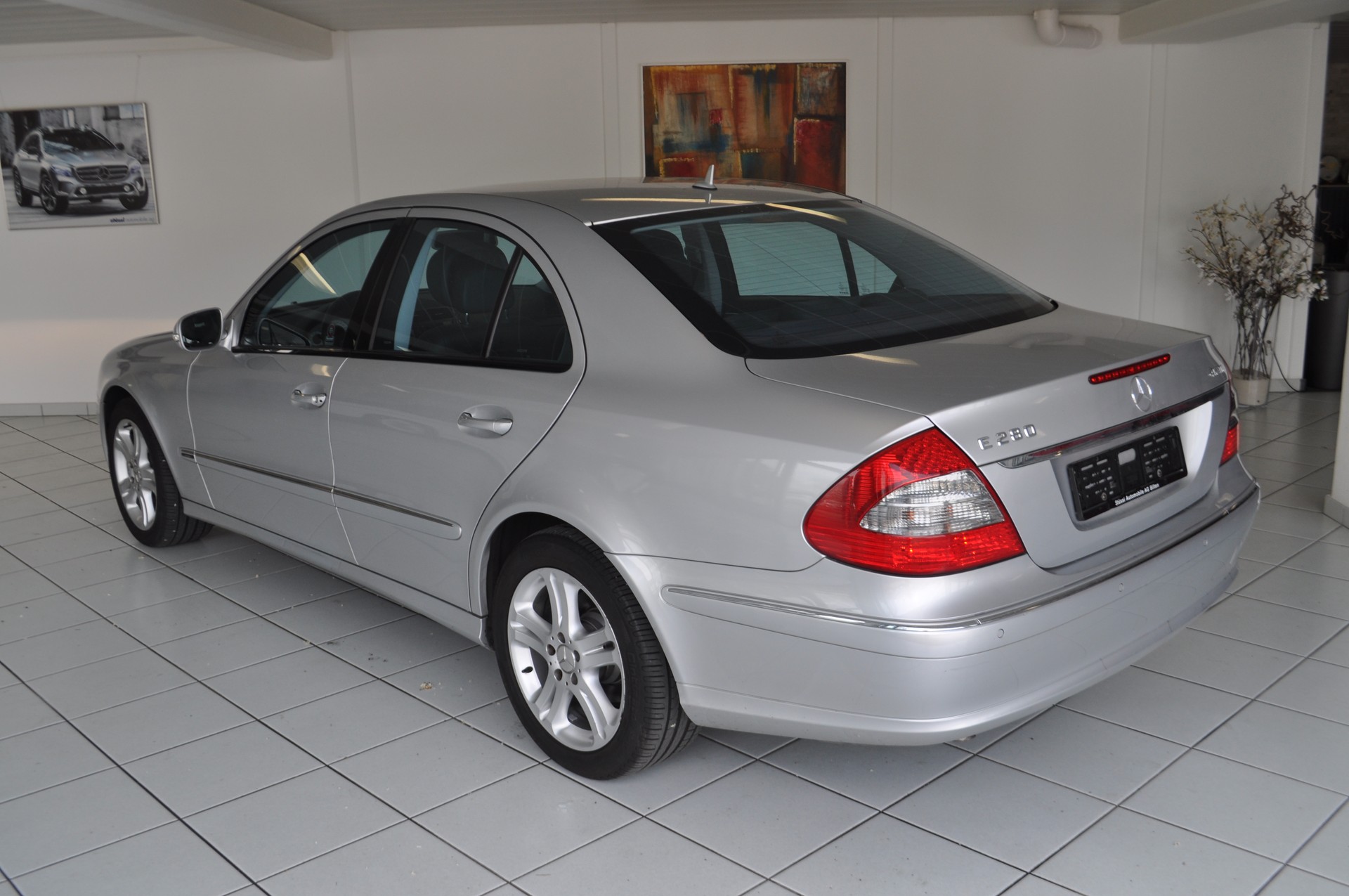 MERCEDES-BENZ E 350 Avantgarde 4Matic Automatic-image-2