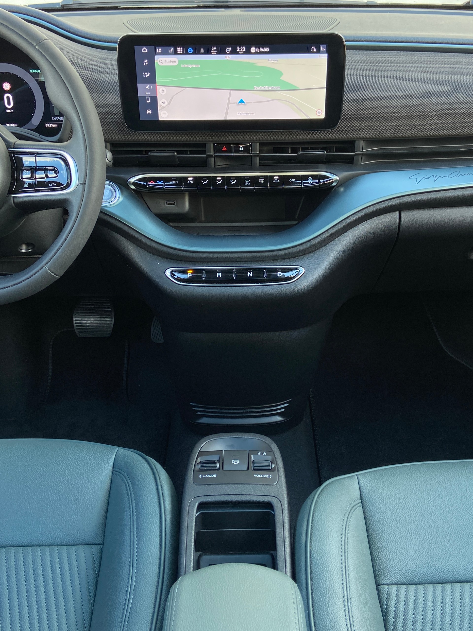 FIAT 500 electric 87 kW Giorgio Armani Collector’s Edition-image-11