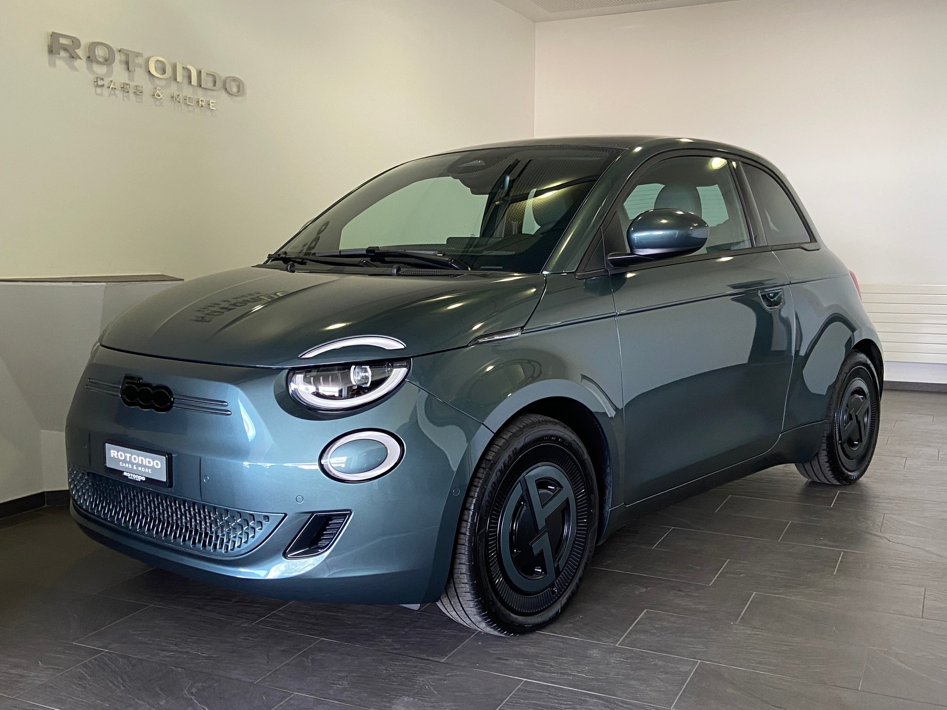 FIAT 500 electric 87 kW Giorgio Armani Collector’s Edition