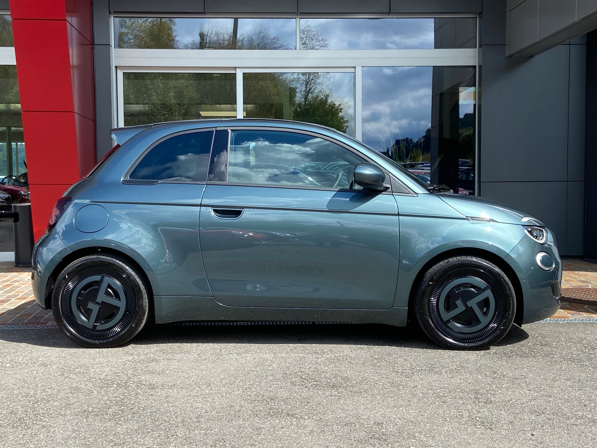 FIAT 500 electric 87 kW Giorgio Armani Collector’s Edition-image-18