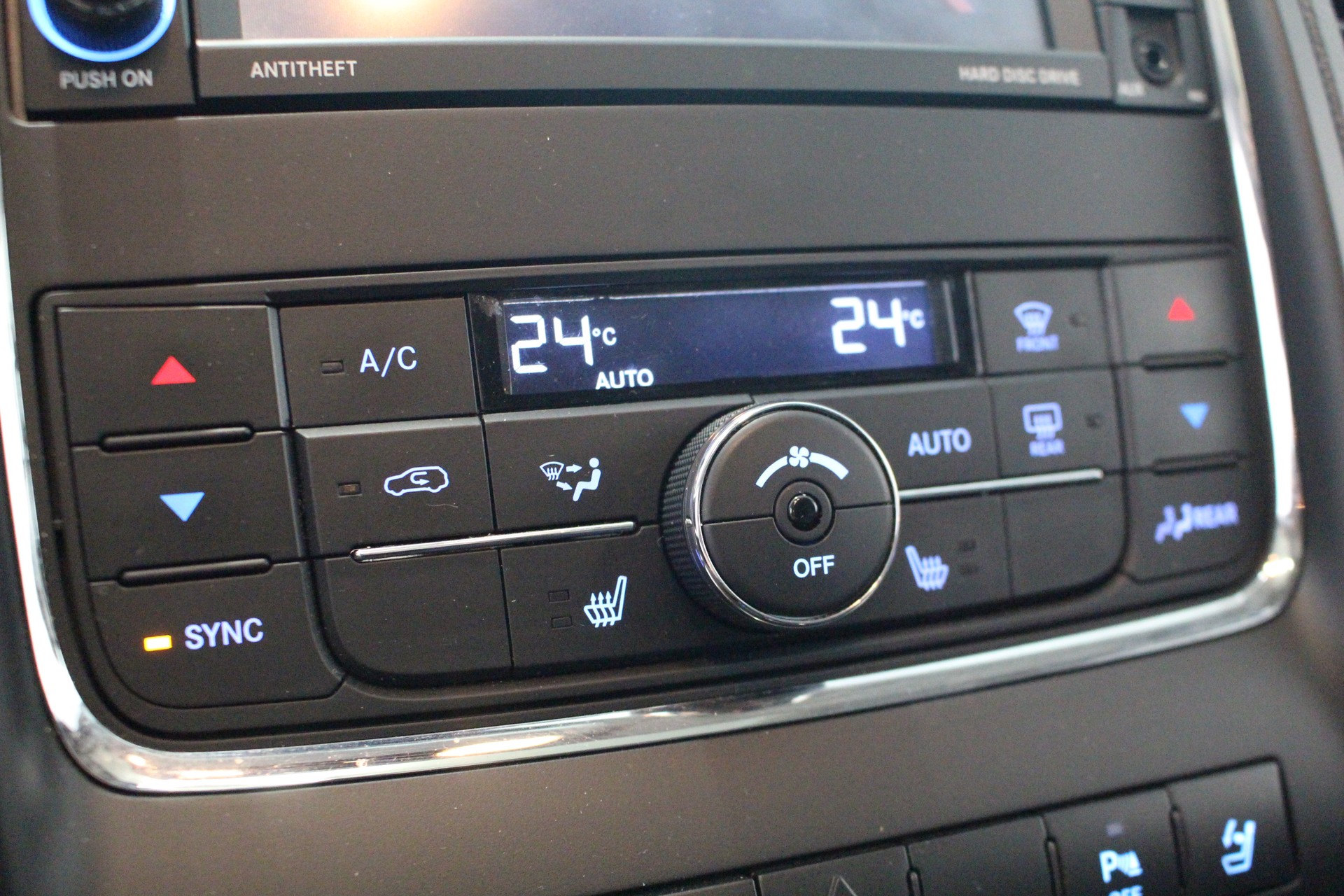 DODGE Durango 3.6 Crew 294 7 Plätzer AWD-image-19