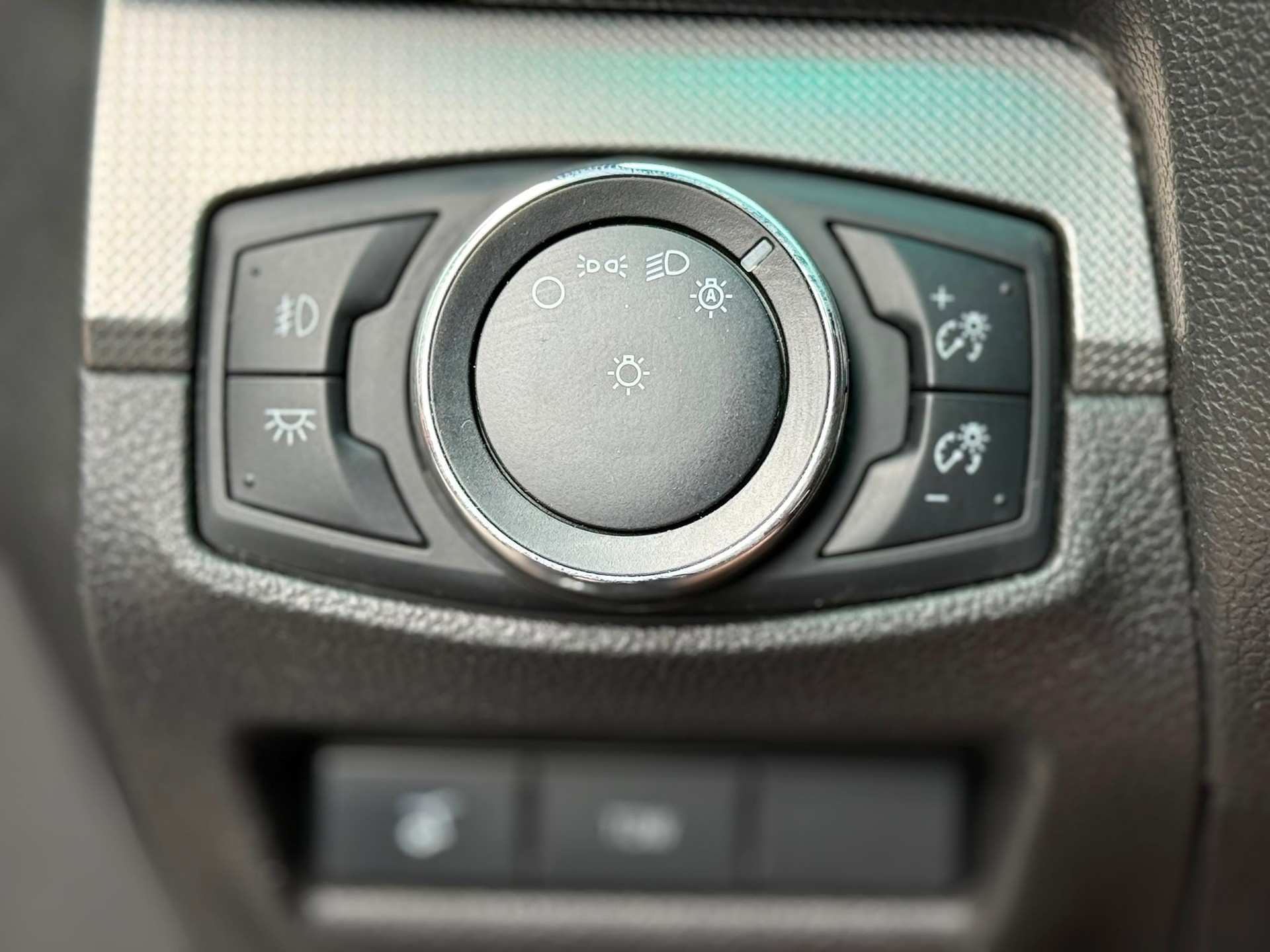 FORD EXPLORER-image-23