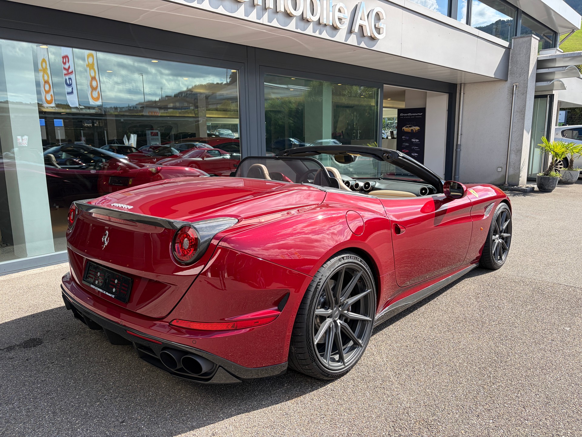 FERRARI California 3.9 V8 T-showroom-element-3